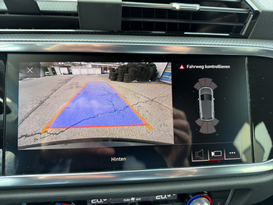 AUDI Q3 40 TFSI S line quattro-image-7