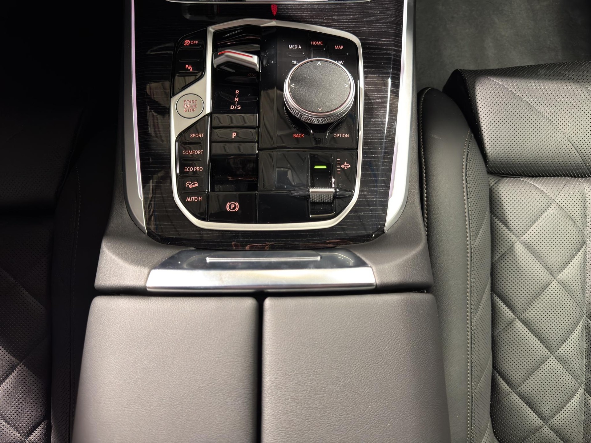 BMW X5 M60i xDrive-image-10