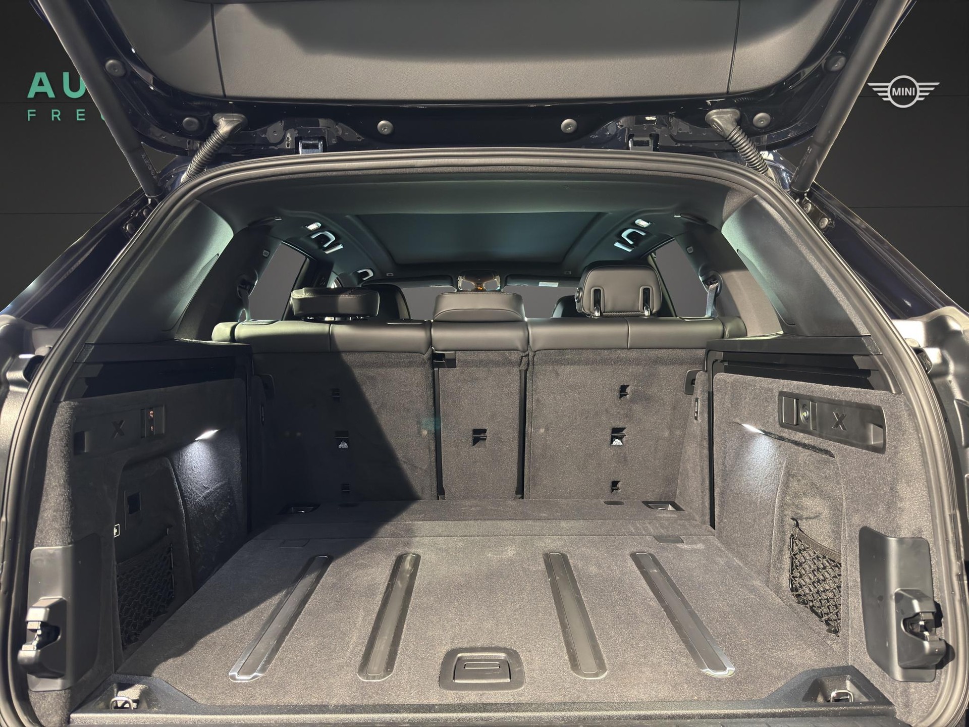 BMW X5 M60i xDrive-image-14