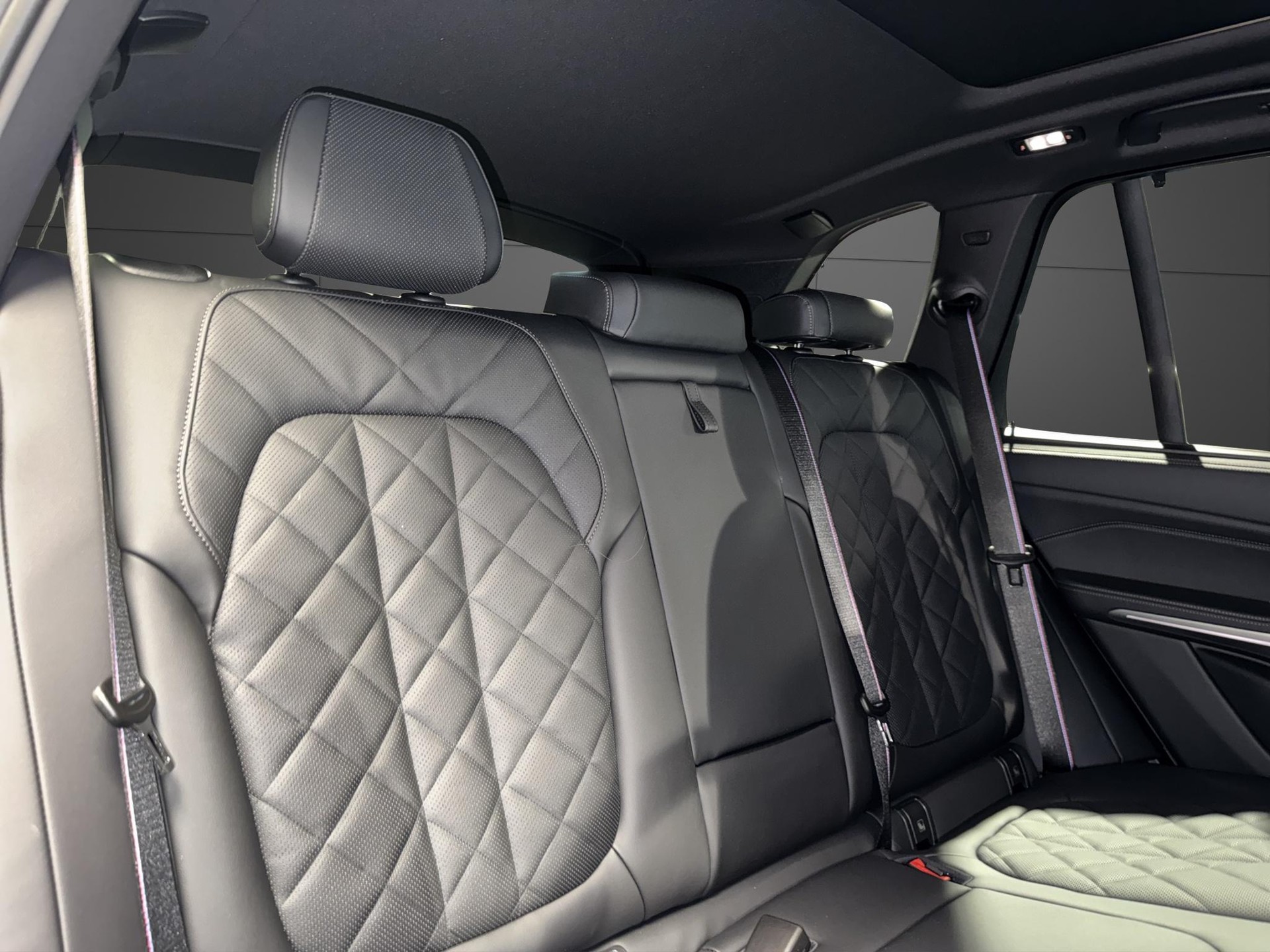 BMW X5 M60i xDrive-image-15