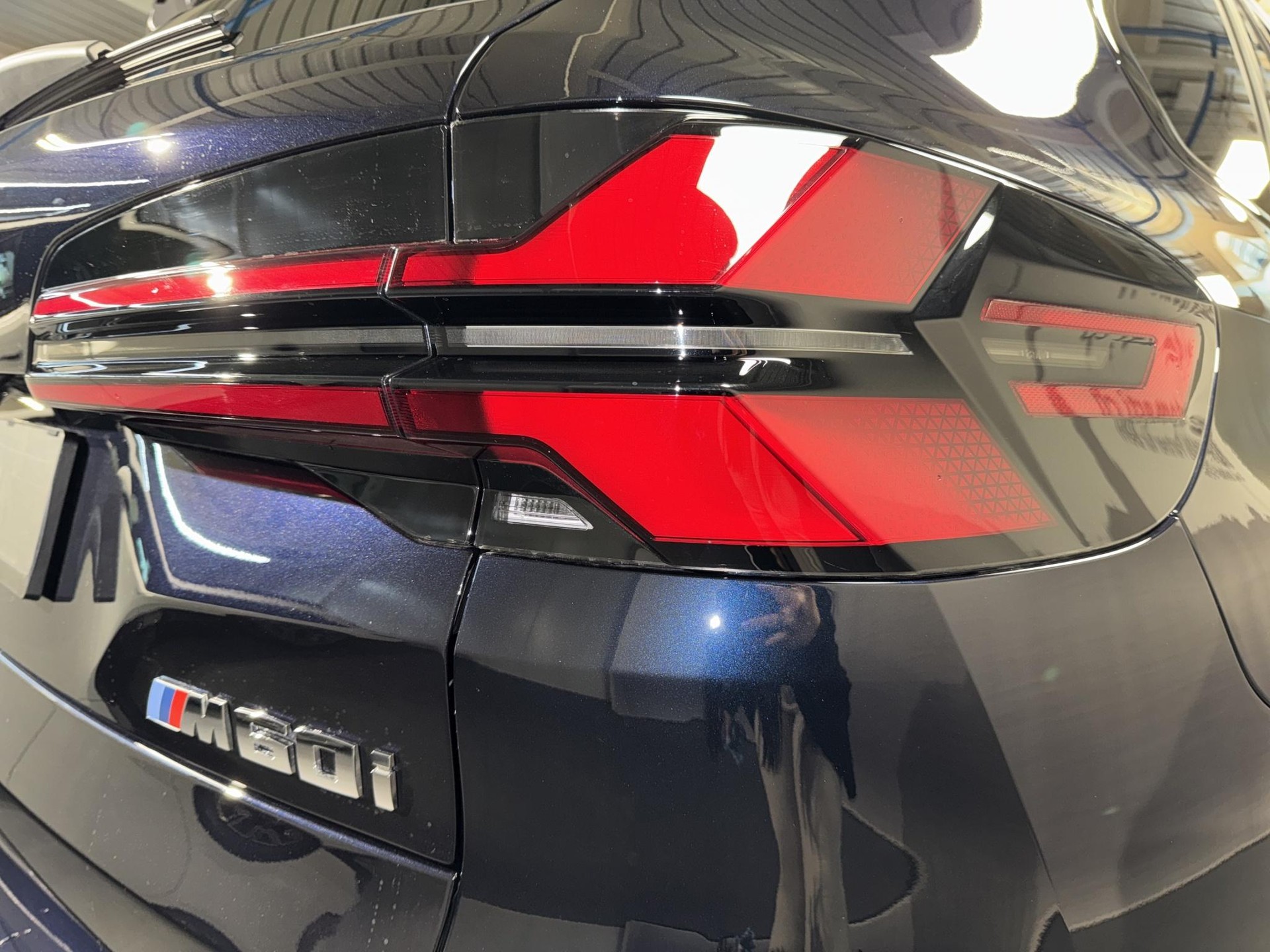 BMW X5 M60i xDrive-image-5