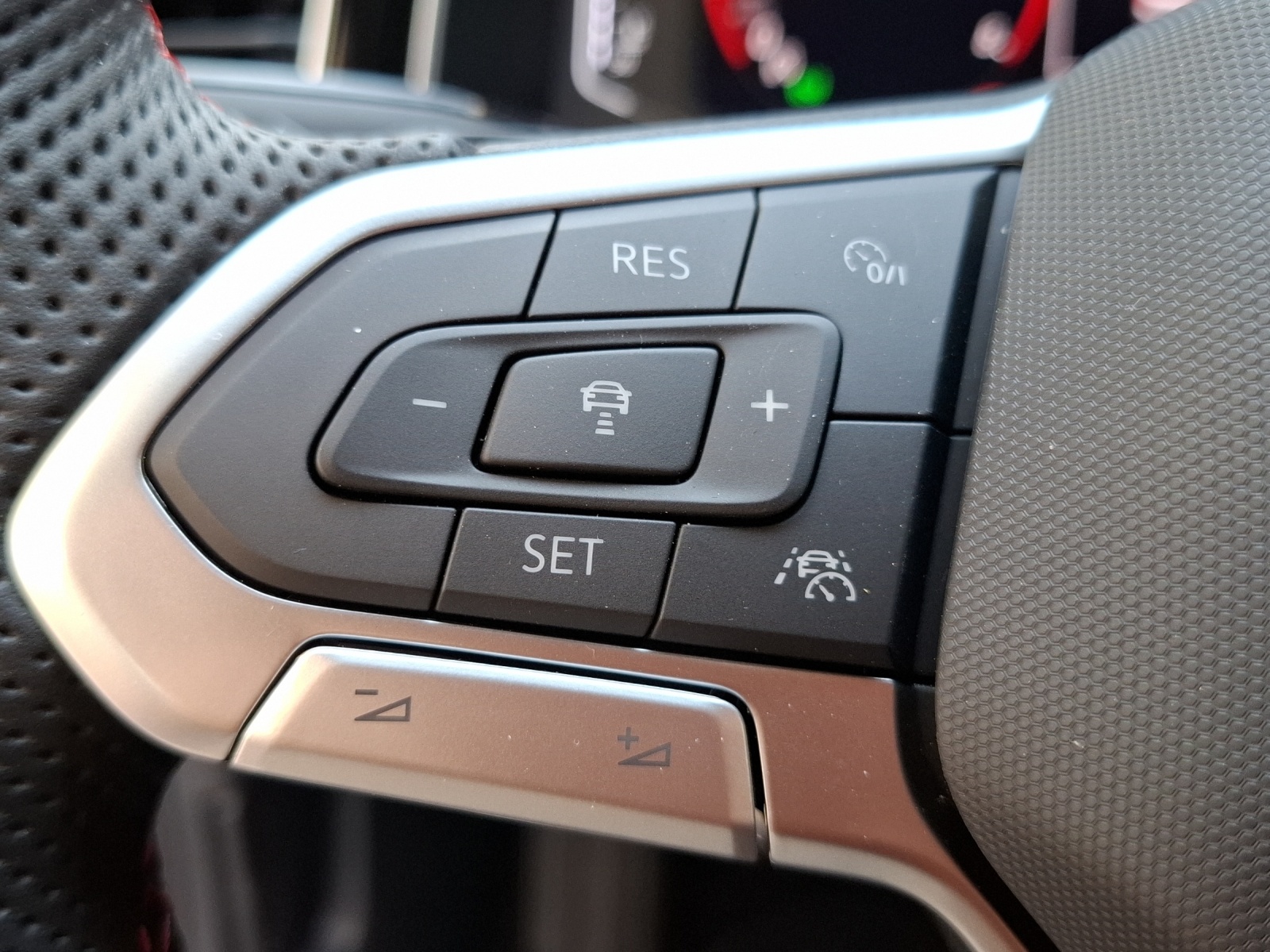 VW Polo 2.0 TSI GTI DSG-image-14