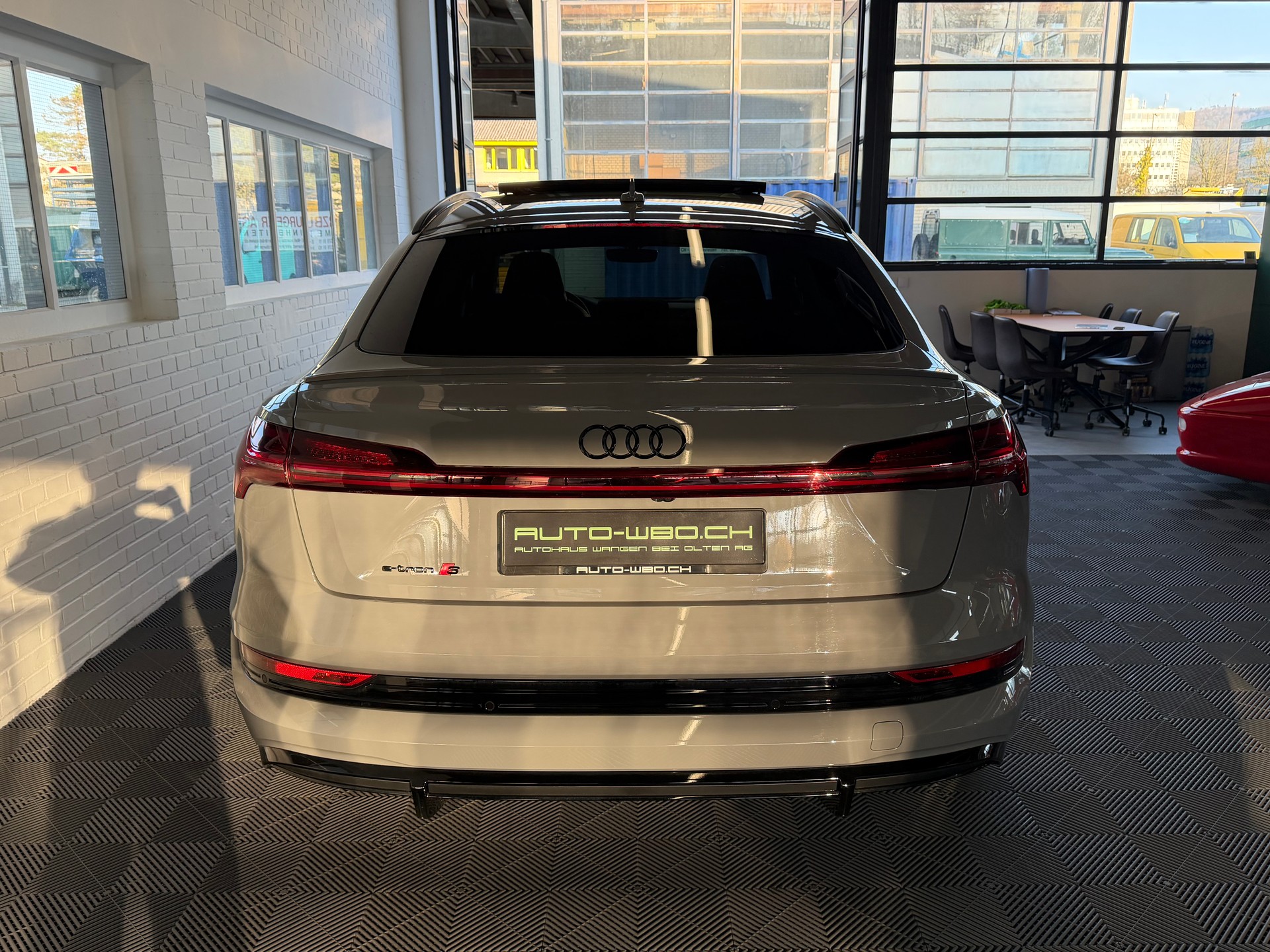 AUDI e-tron S Sportback 503 PS 4X4 quattro * TOP FULL OPTION *-image-3