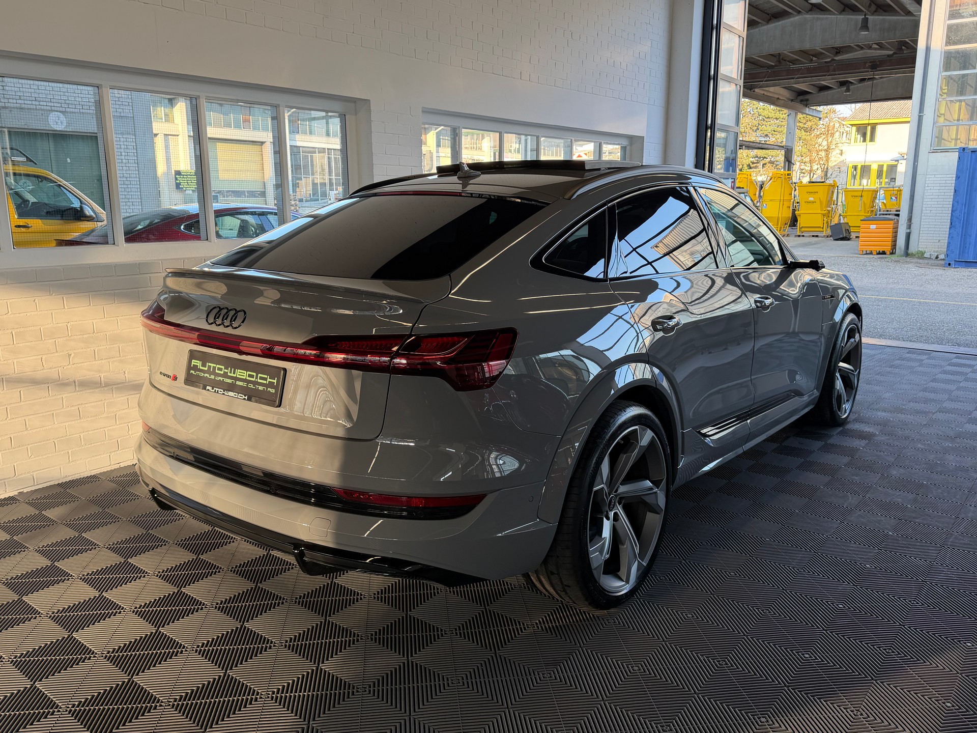 AUDI e-tron S Sportback 503 PS 4X4 quattro * TOP FULL OPTION *-image-2