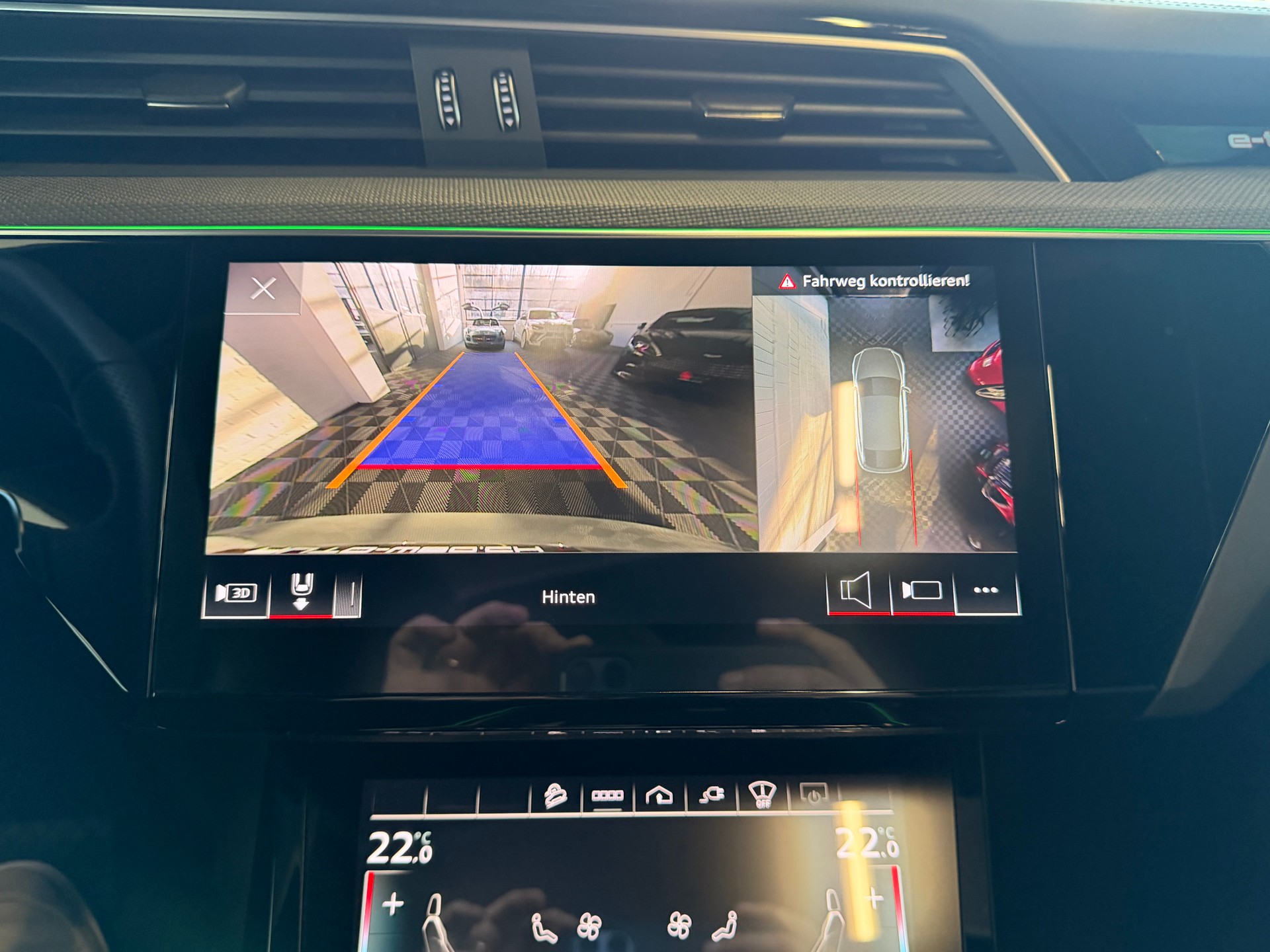 AUDI e-tron S Sportback 503 PS 4X4 quattro * TOP FULL OPTION *-image-23