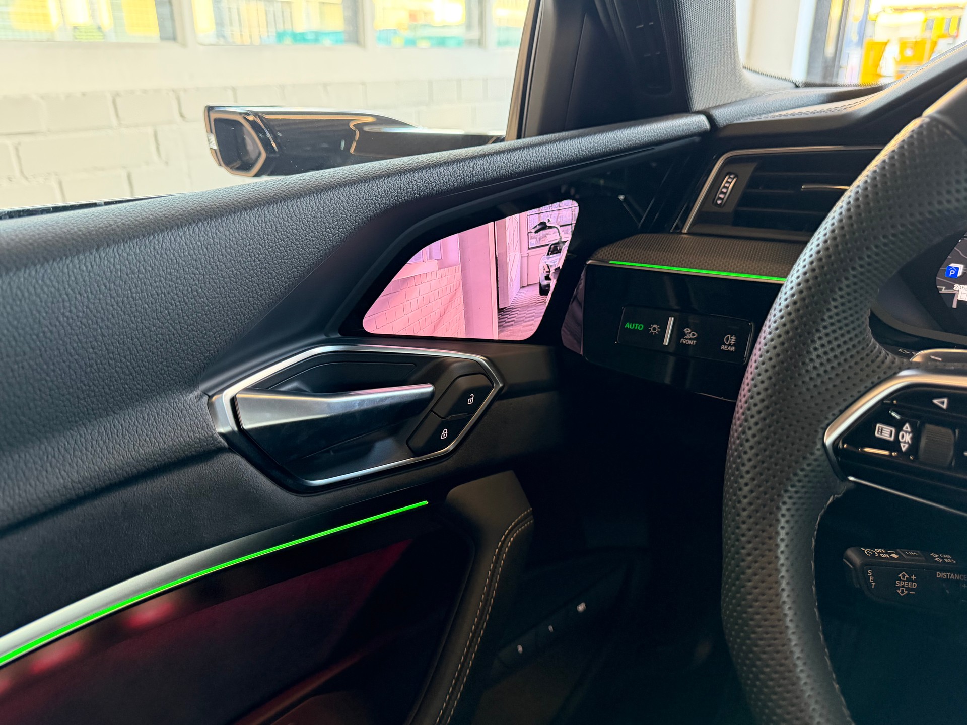 AUDI e-tron S Sportback 503 PS 4X4 quattro * TOP FULL OPTION *-image-19