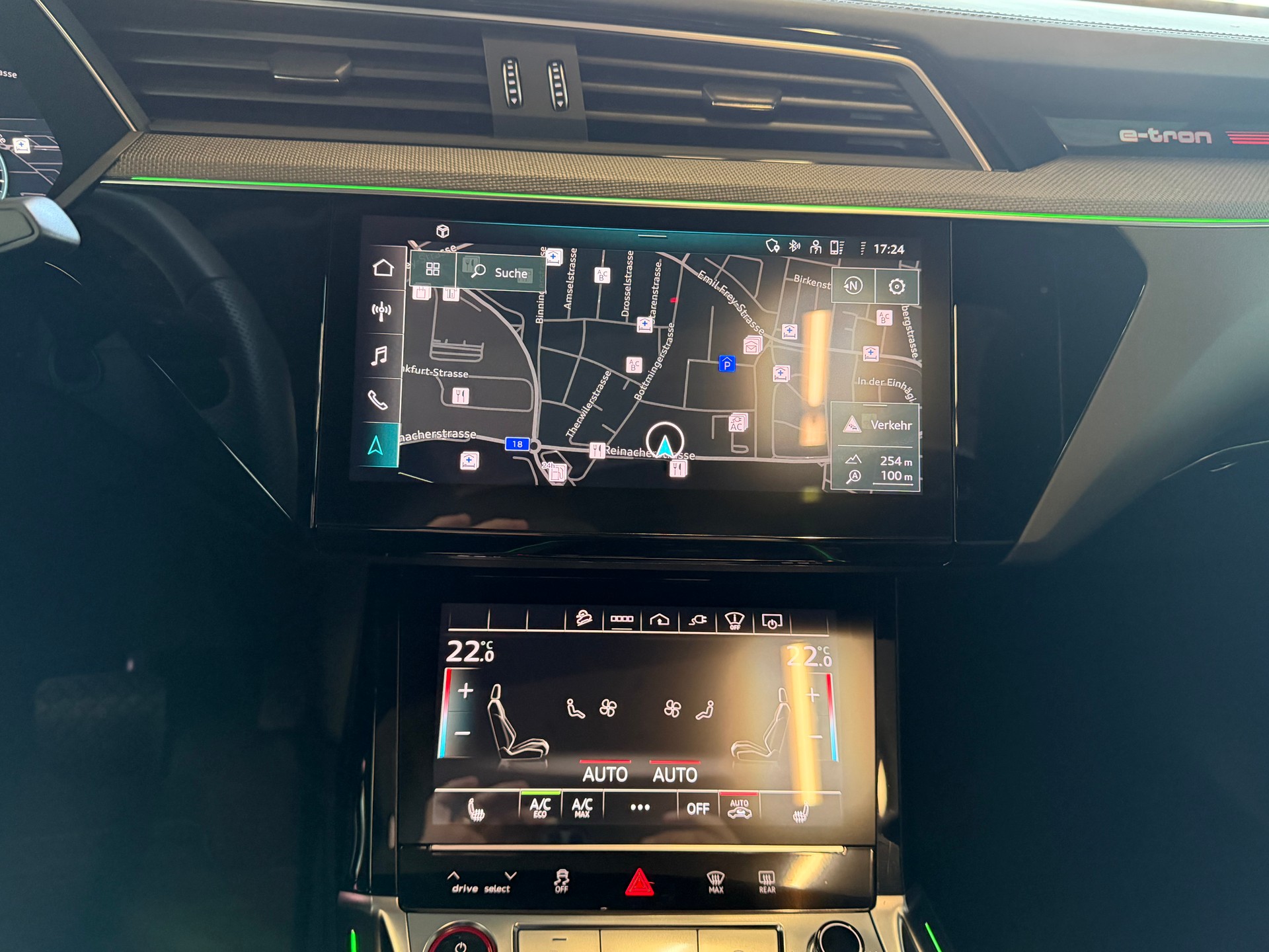 AUDI e-tron S Sportback 503 PS 4X4 quattro * TOP FULL OPTION *-image-22