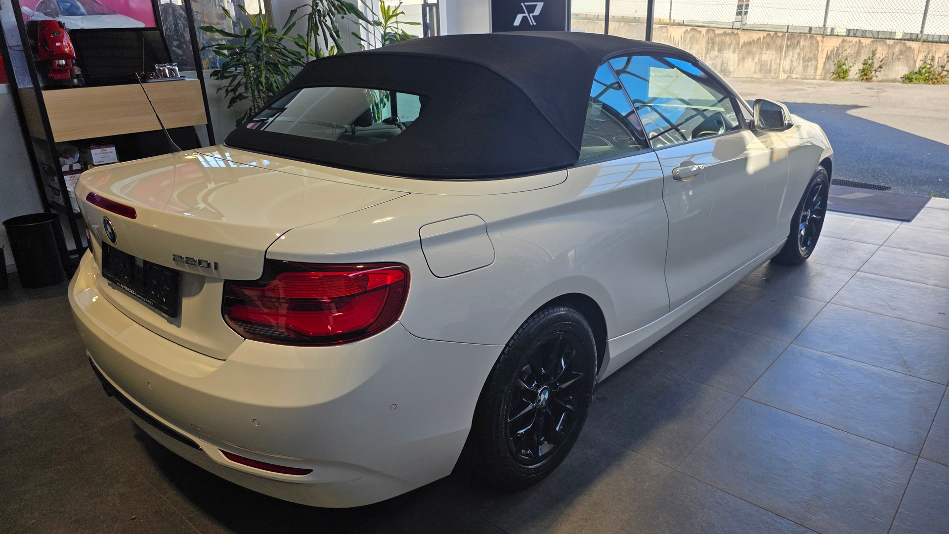 BMW 220i Sport Line Steptronic-image-6