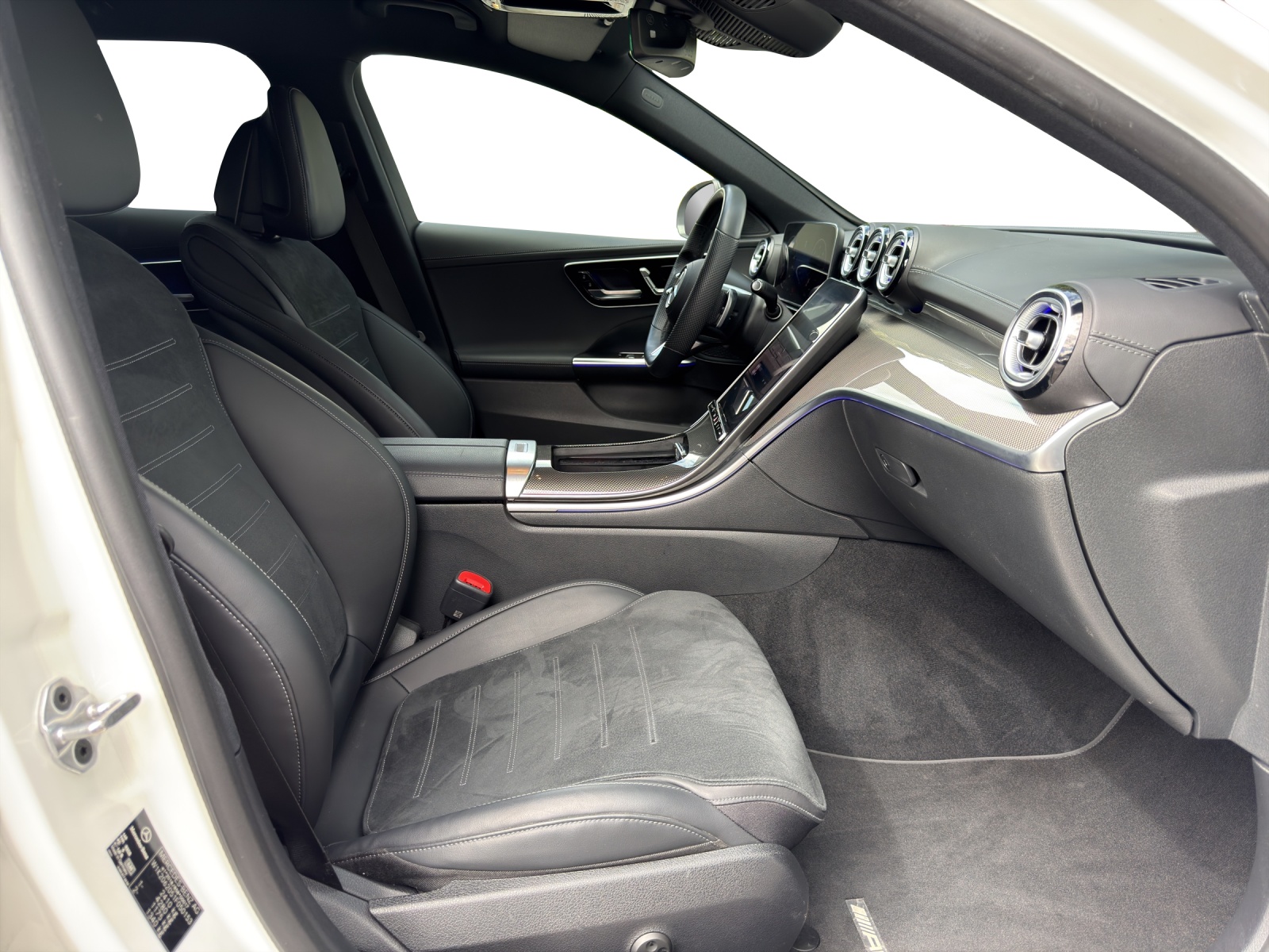 MERCEDES-BENZ C 220 d T 4M AMG Line-image-13