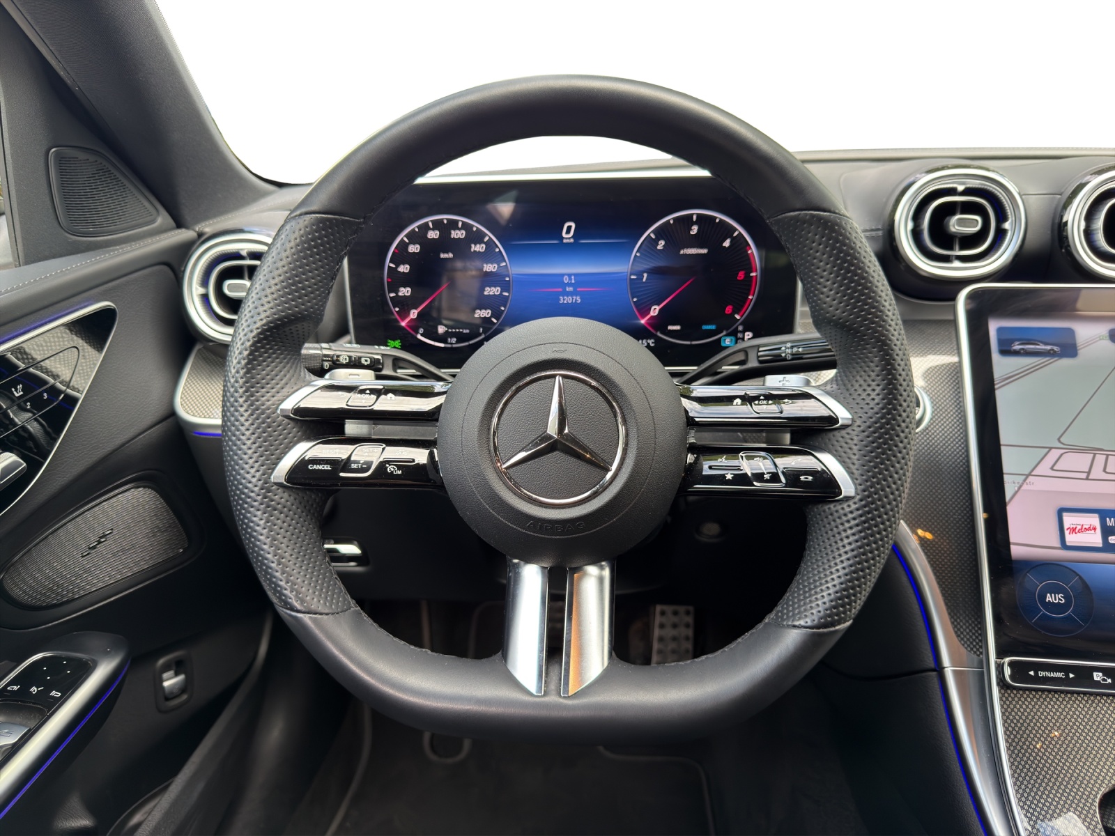 MERCEDES-BENZ C 220 d T 4M AMG Line-image-9