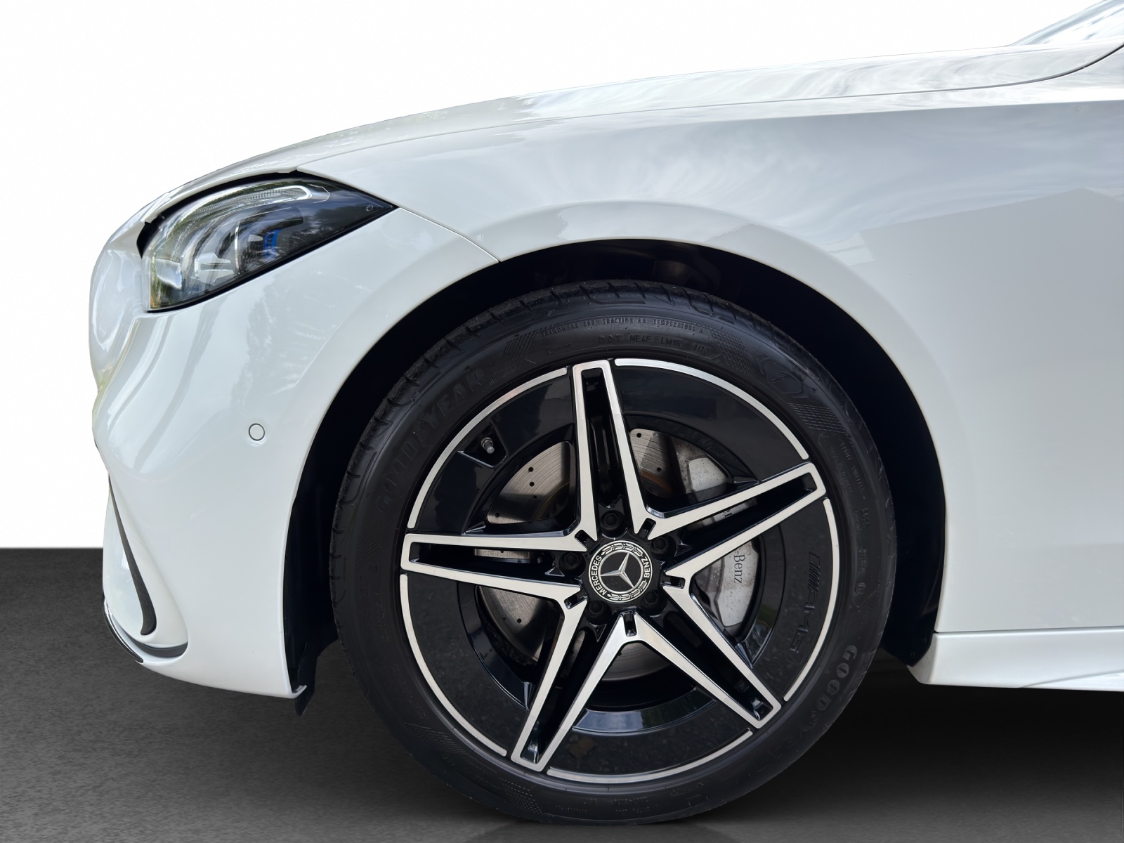 MERCEDES-BENZ C 220 d T 4M AMG Line-image-21