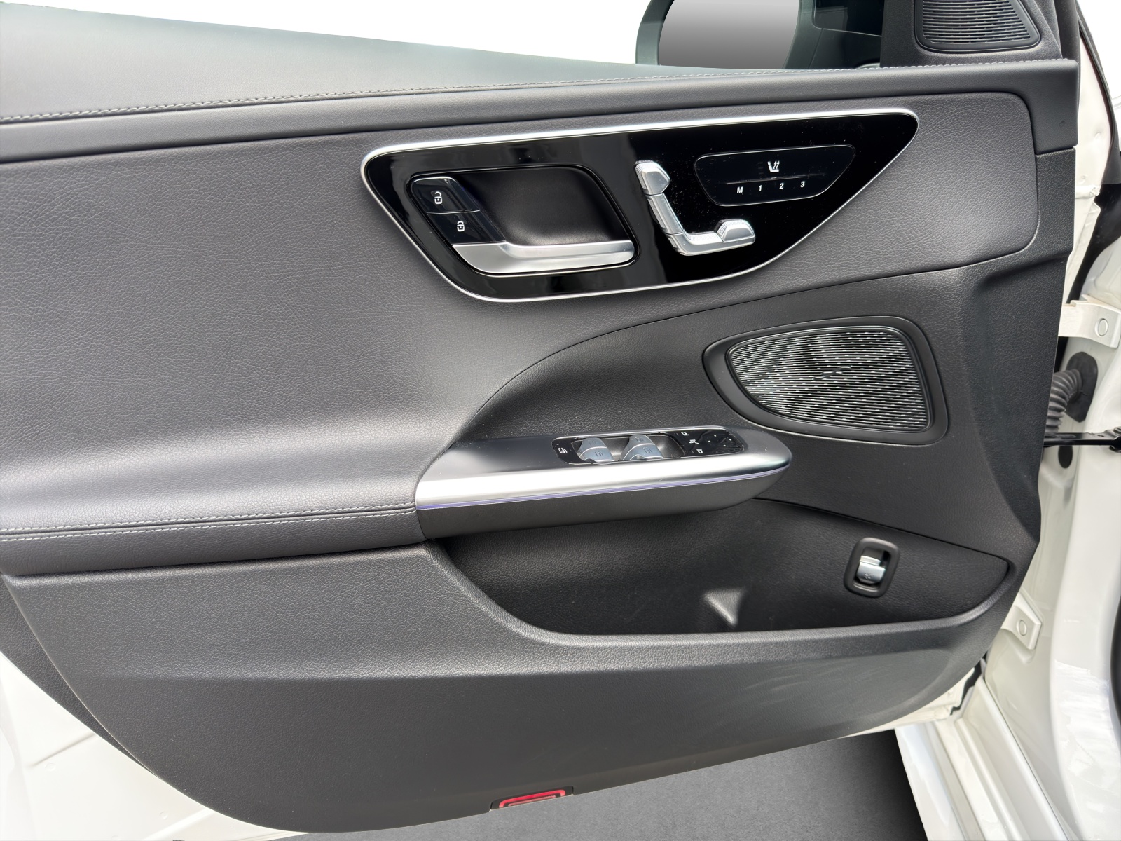 MERCEDES-BENZ C 220 d T 4M AMG Line-image-17