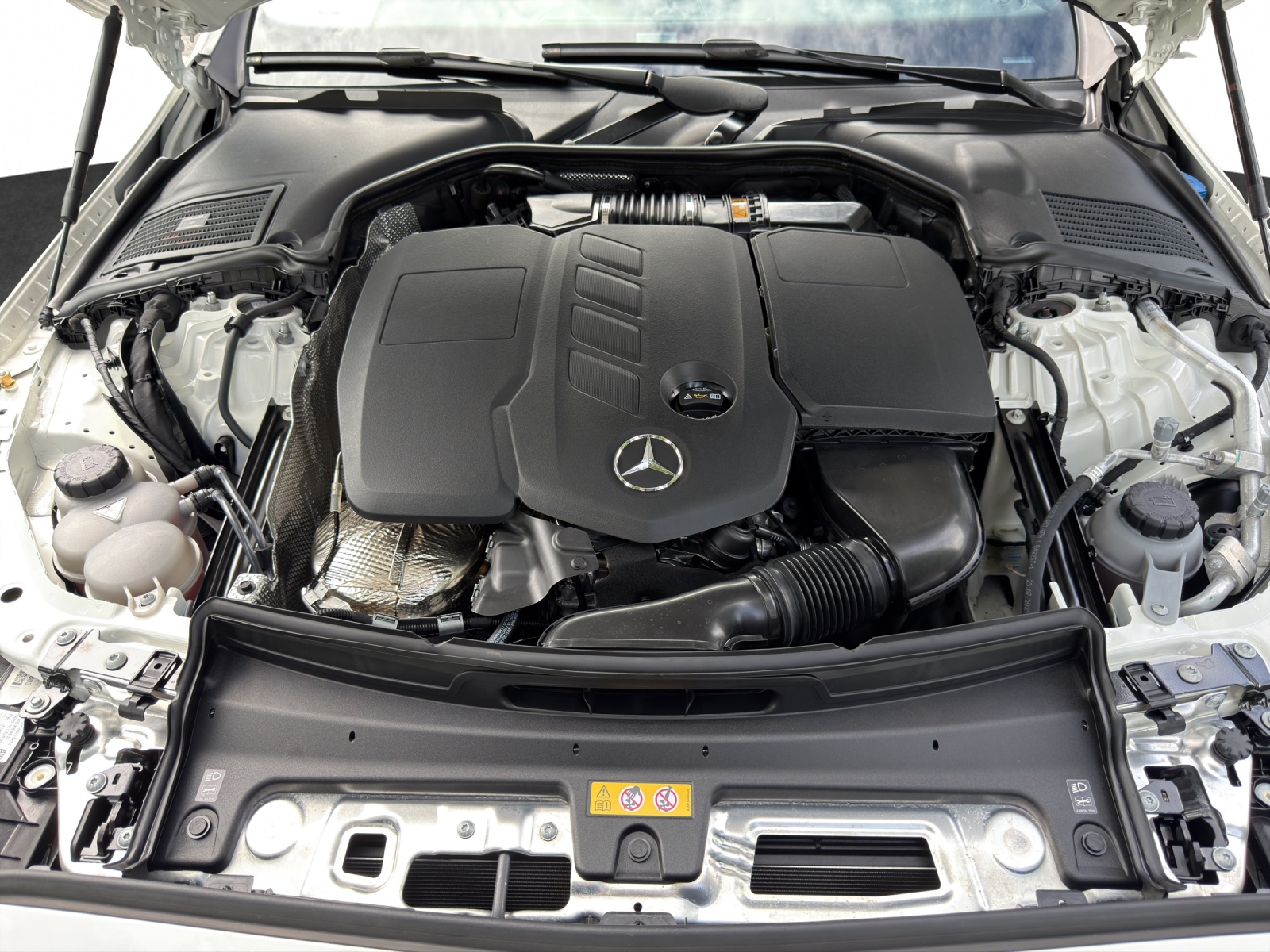 MERCEDES-BENZ C 220 d T 4M AMG Line-image-20