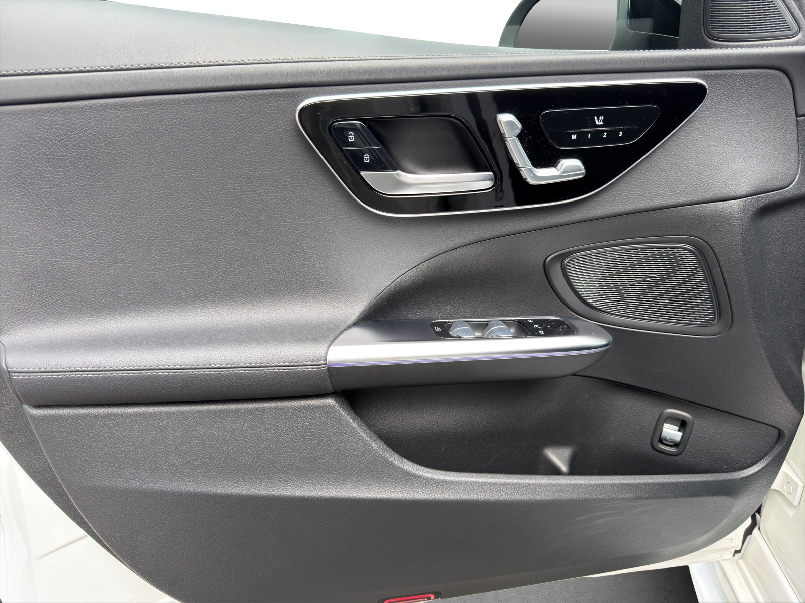 MERCEDES-BENZ C 220 d T 4M AMG Line-image-16