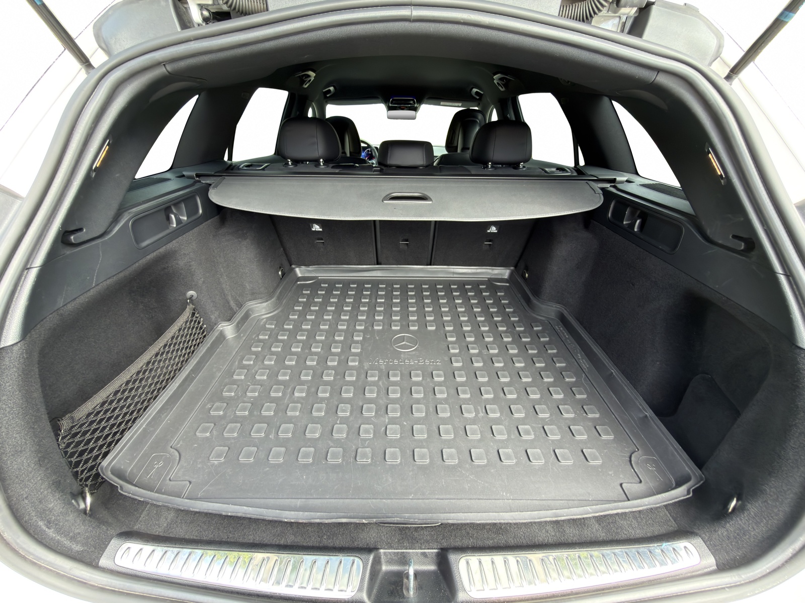 MERCEDES-BENZ C 220 d T 4M AMG Line-image-18