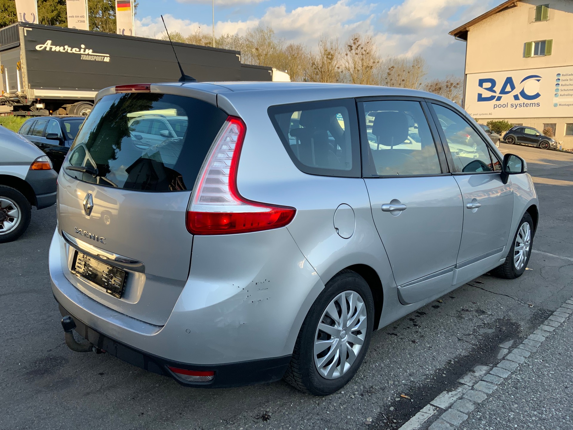 RENAULT Grand Scénic 2.0 16V Dynamique X-Tronic CVT-image-3