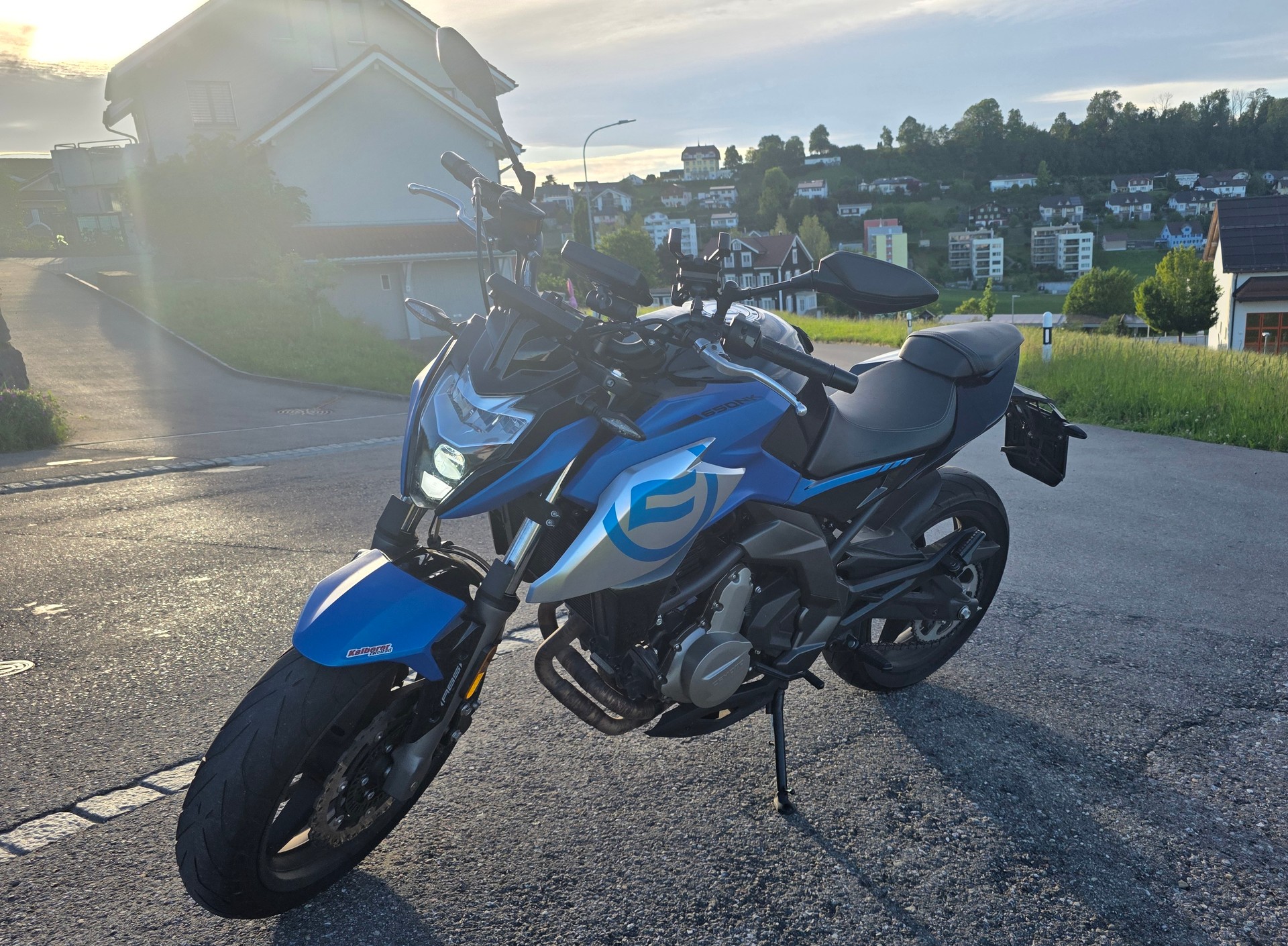CF MOTO 650 NK-image-1