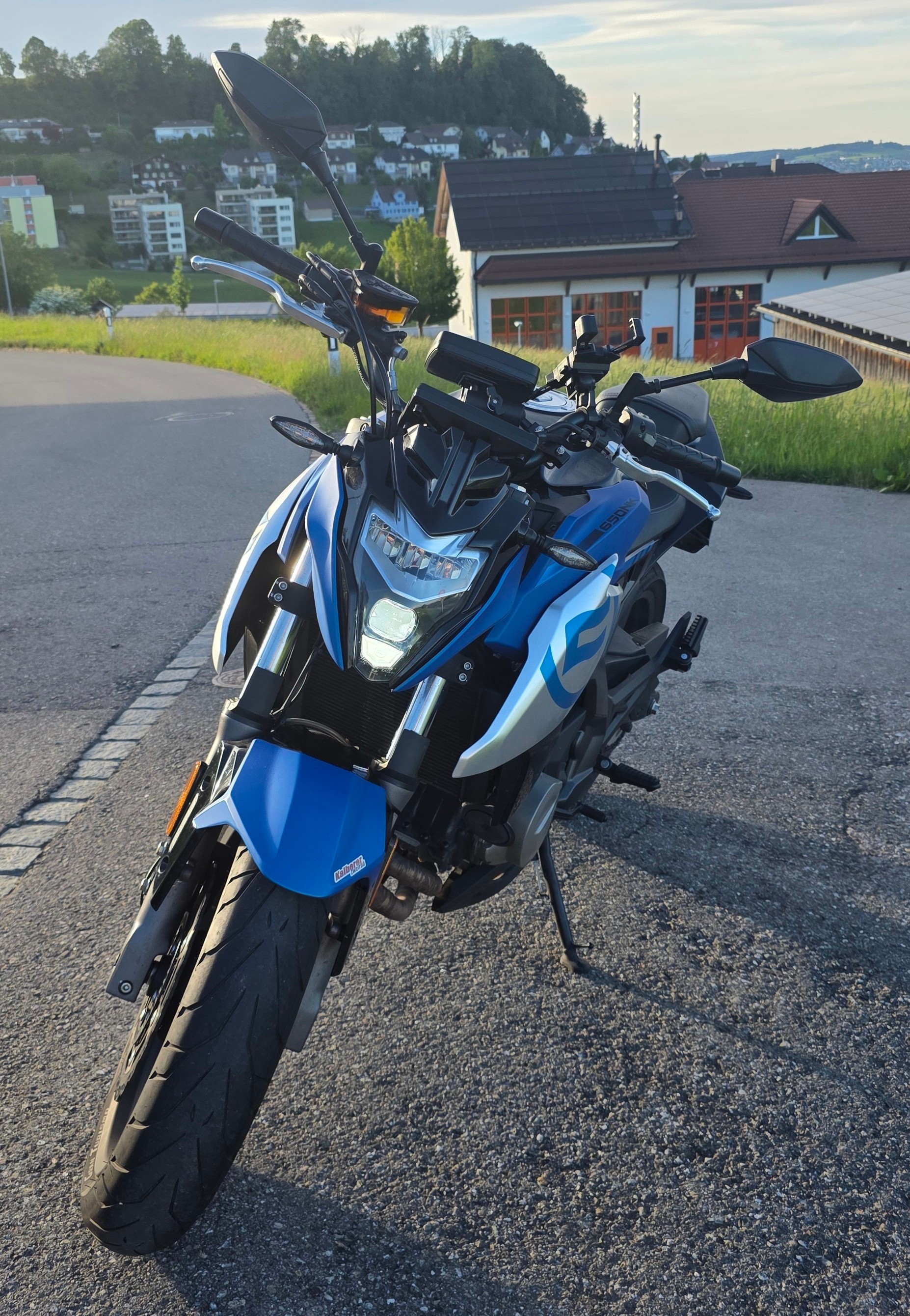 CF MOTO 650 NK-image-3