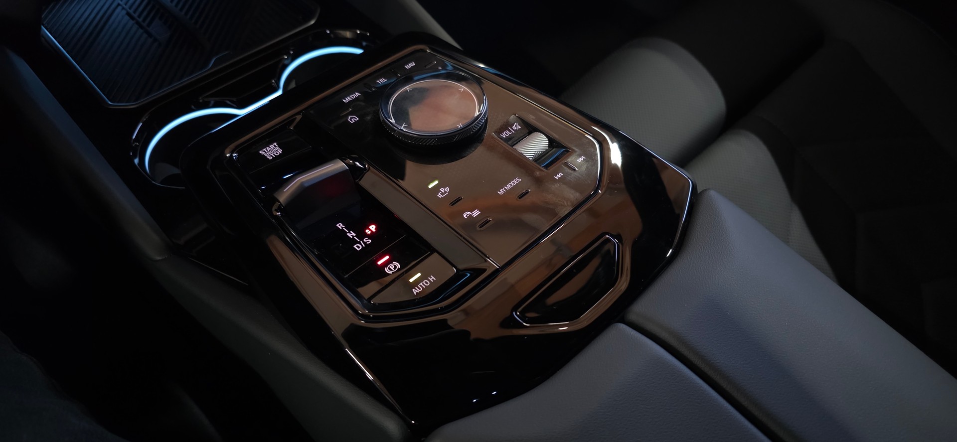 BMW 520i 48V M Sport Steptronic *Ambientebeleuchtung* Carplay/AndroidAuto*Anfahrunterstützung*ACC*Rückfahrkamera*-image-16