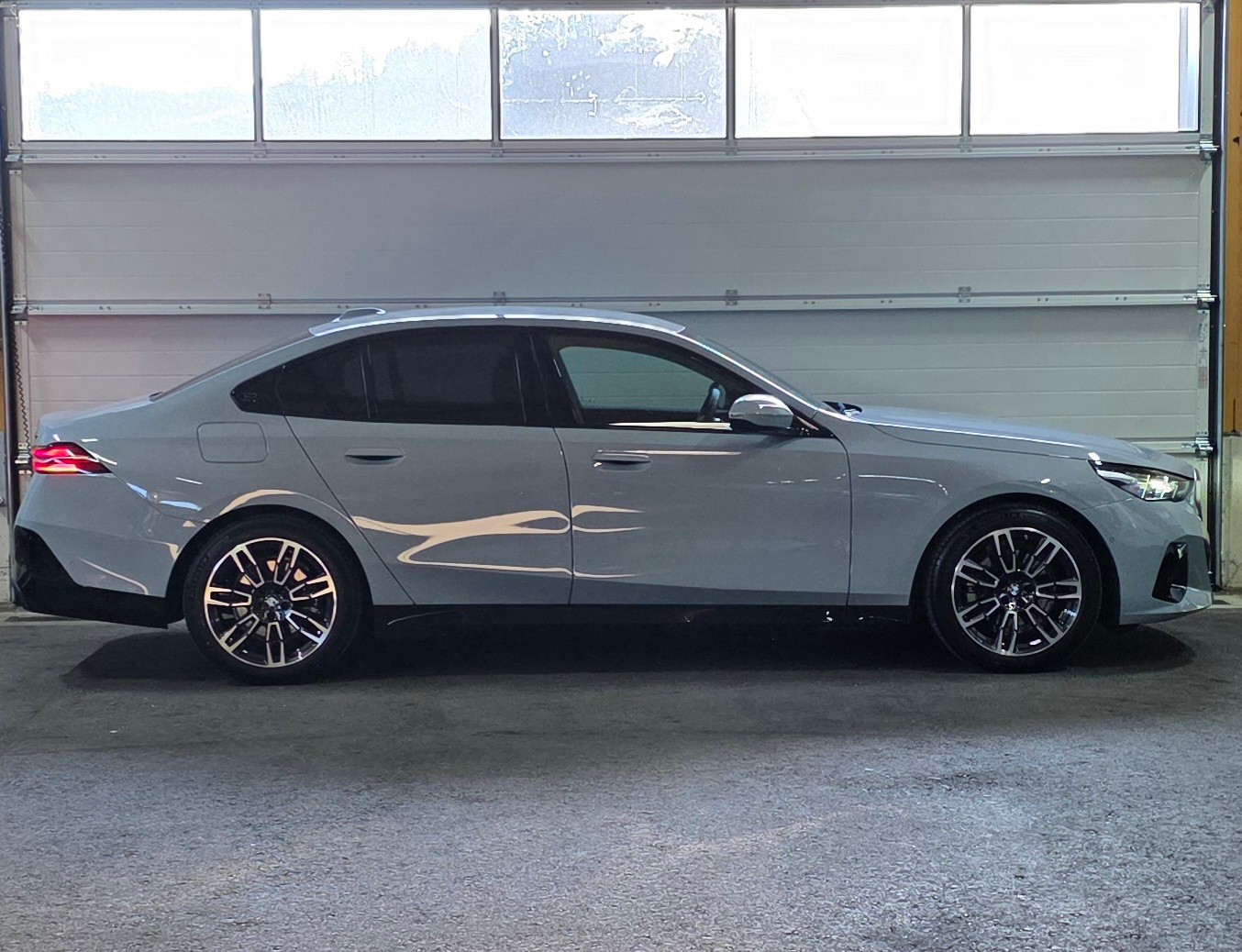 BMW 520i 48V M Sport Steptronic *Ambientebeleuchtung* Carplay/AndroidAuto*Anfahrunterstützung*ACC*Rückfahrkamera*-image-5