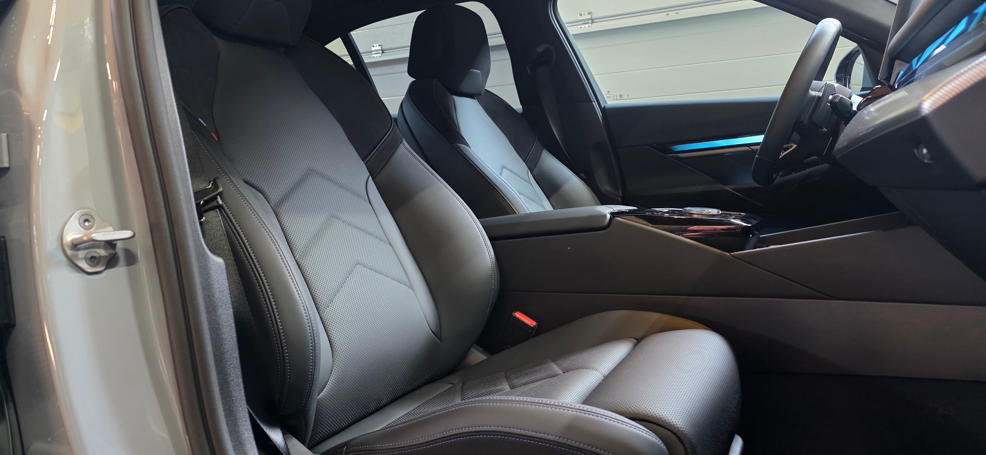 BMW 520i 48V M Sport Steptronic *Ambientebeleuchtung* Carplay/AndroidAuto*Anfahrunterstützung*ACC*Rückfahrkamera*-image-27