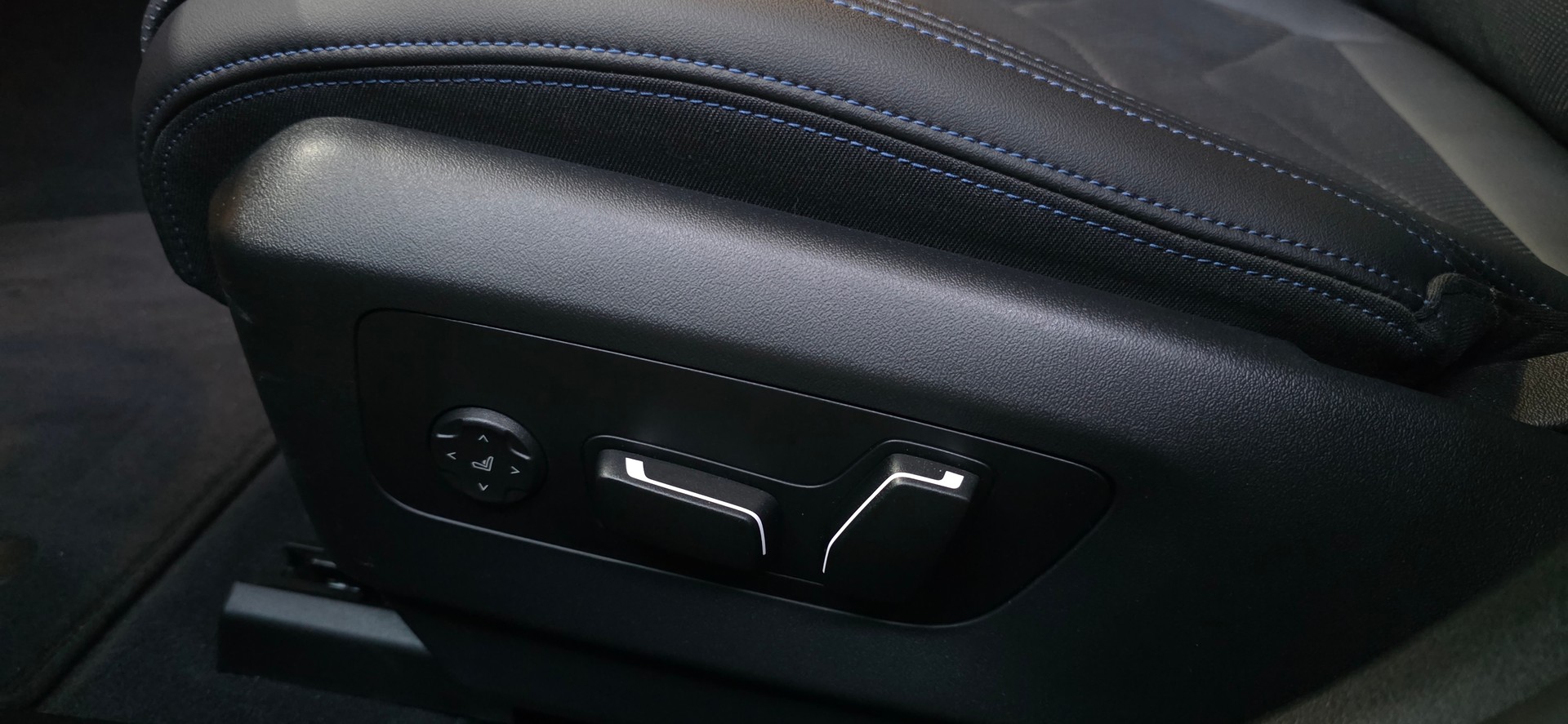 BMW 520i 48V M Sport Steptronic *Ambientebeleuchtung* Carplay/AndroidAuto*Anfahrunterstützung*ACC*Rückfahrkamera*-image-24