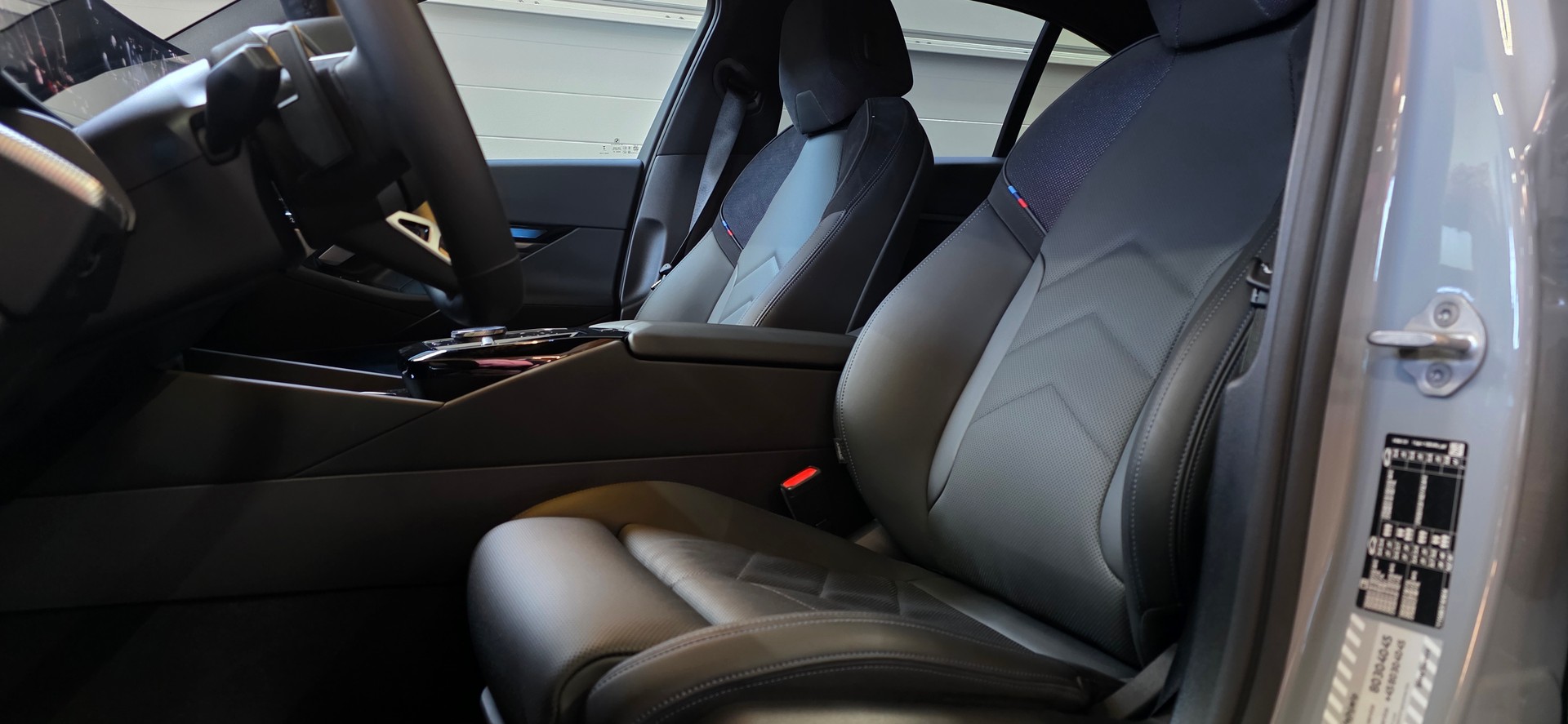 BMW 520i 48V M Sport Steptronic *Ambientebeleuchtung* Carplay/AndroidAuto*Anfahrunterstützung*ACC*Rückfahrkamera*-image-9