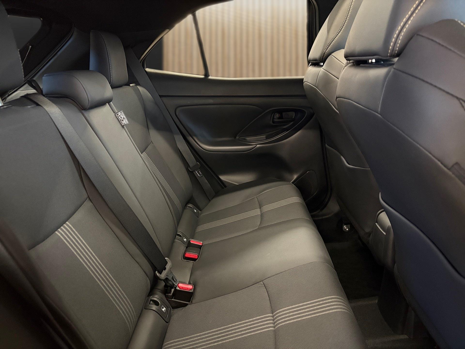 TOYOTA Yaris Cross 1.5 Adventure e-CVT AWDi-image-13