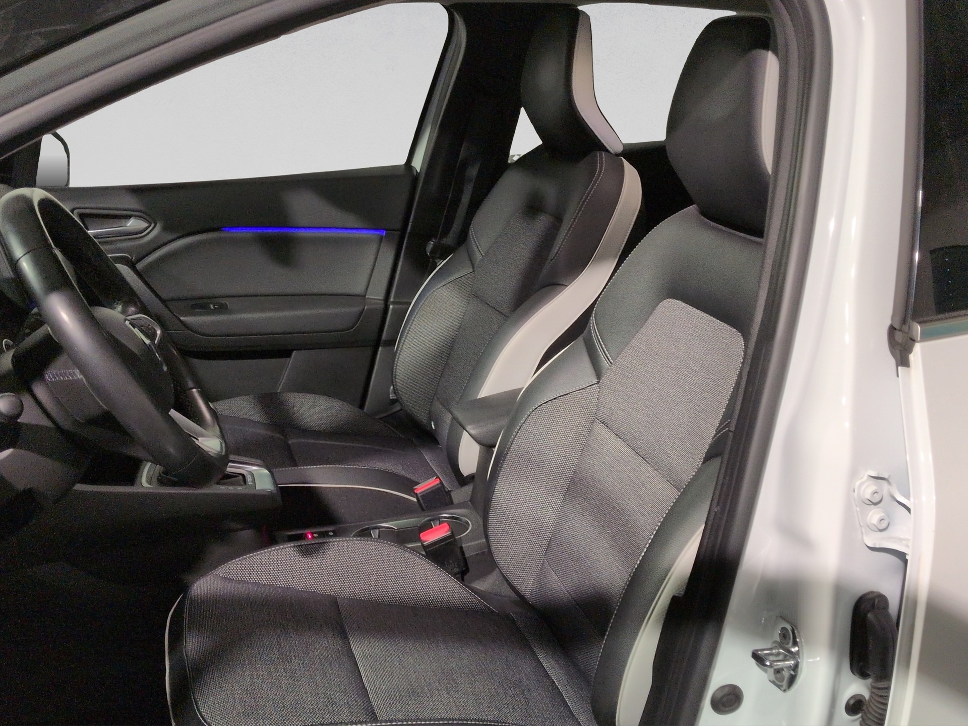 RENAULT Captur 1.6 E-Tech 145 Intens DHT-image-8