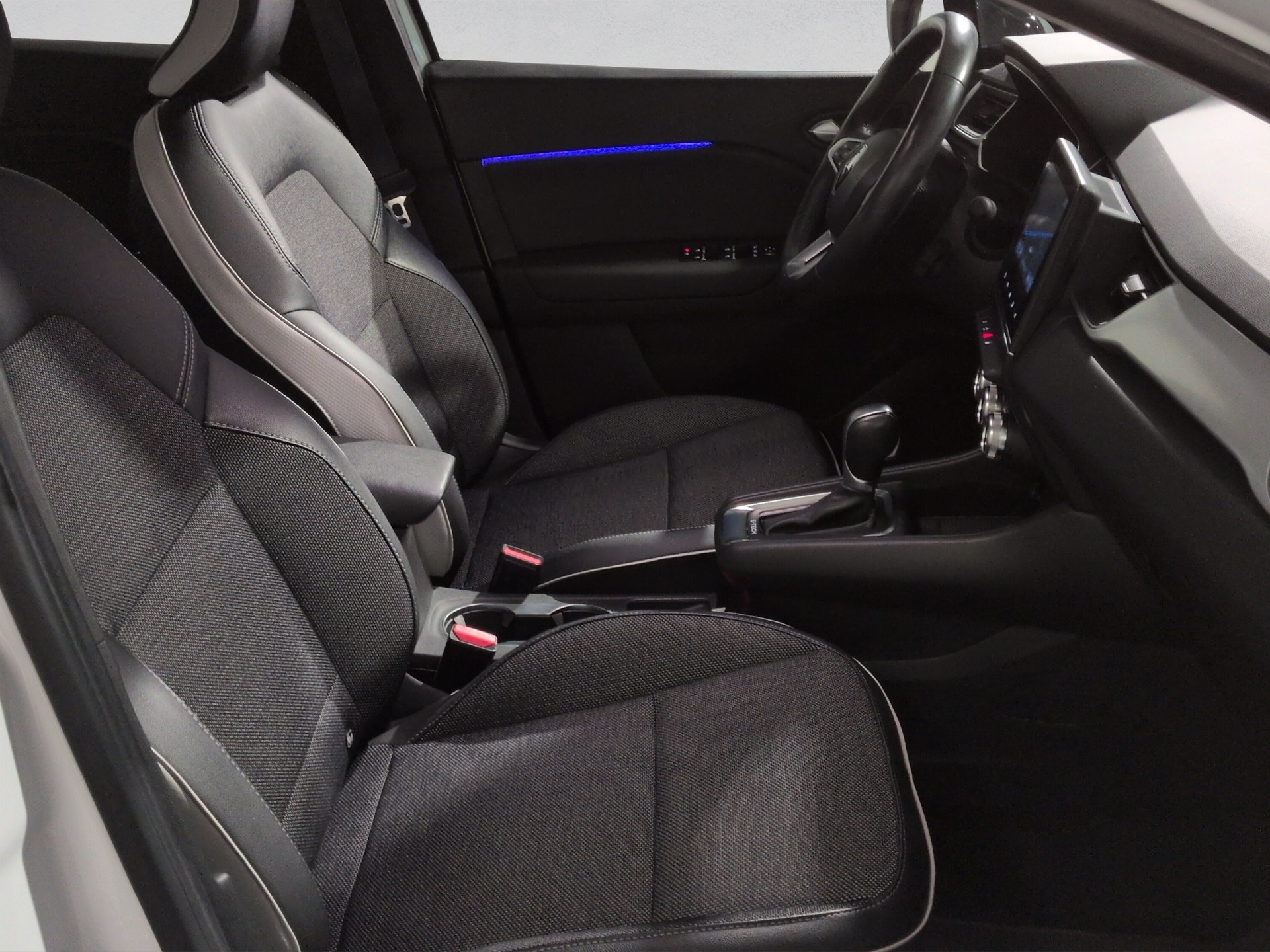 RENAULT Captur 1.6 E-Tech 145 Intens DHT-image-16