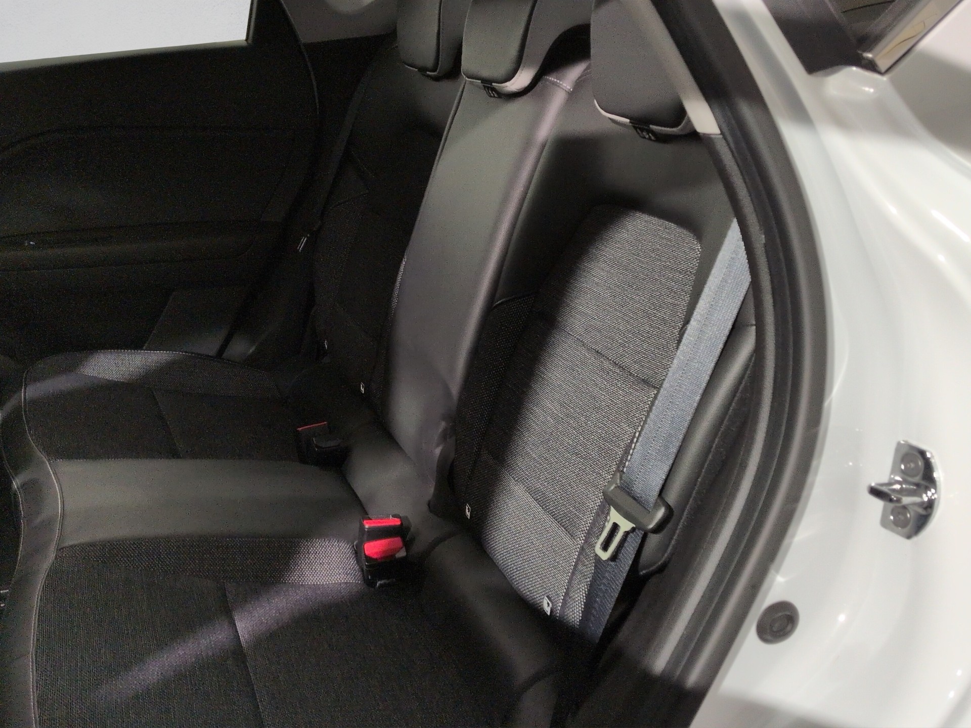 RENAULT Captur 1.6 E-Tech 145 Intens DHT-image-14