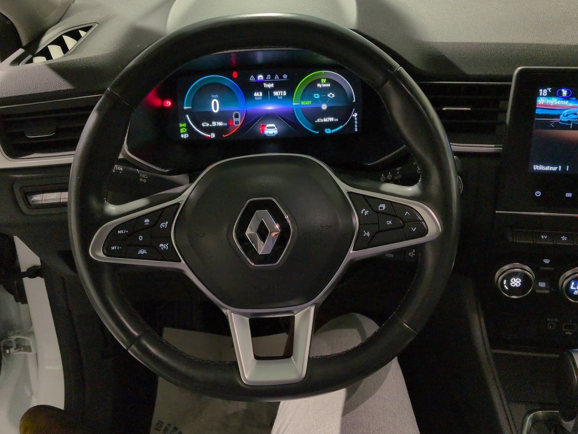 RENAULT Captur 1.6 E-Tech 145 Intens DHT-image-9