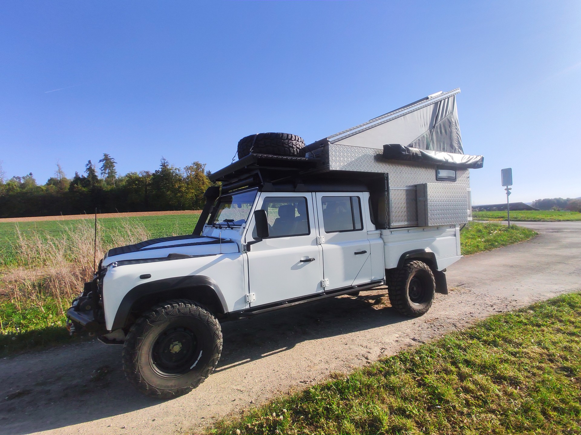 LAND ROVER DEFENDER 130, 2.4 mit Absetzkabine, Expeditionsbereit-image-3