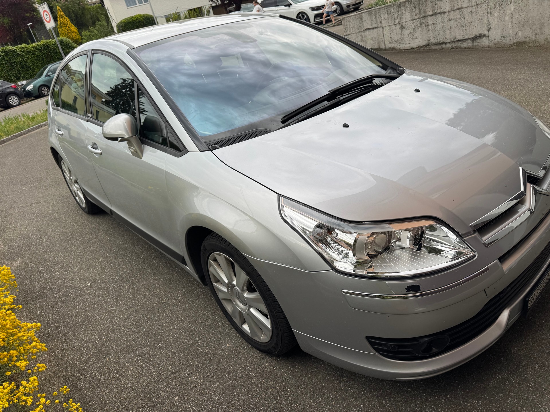 CITROEN C4 Berline 2.0i 16V Exclusive-image-3
