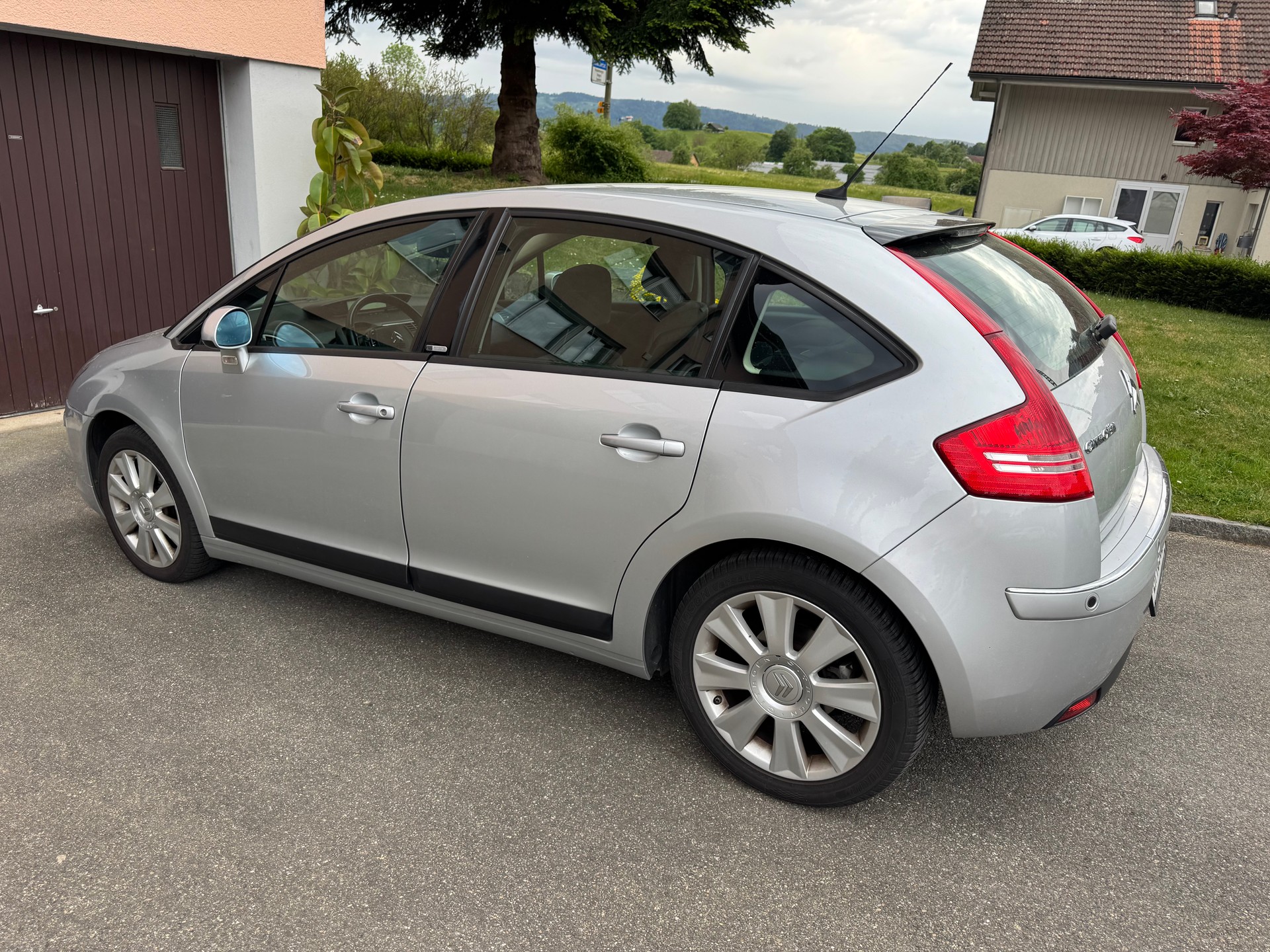 CITROEN C4 Berline 2.0i 16V Exclusive-image-1