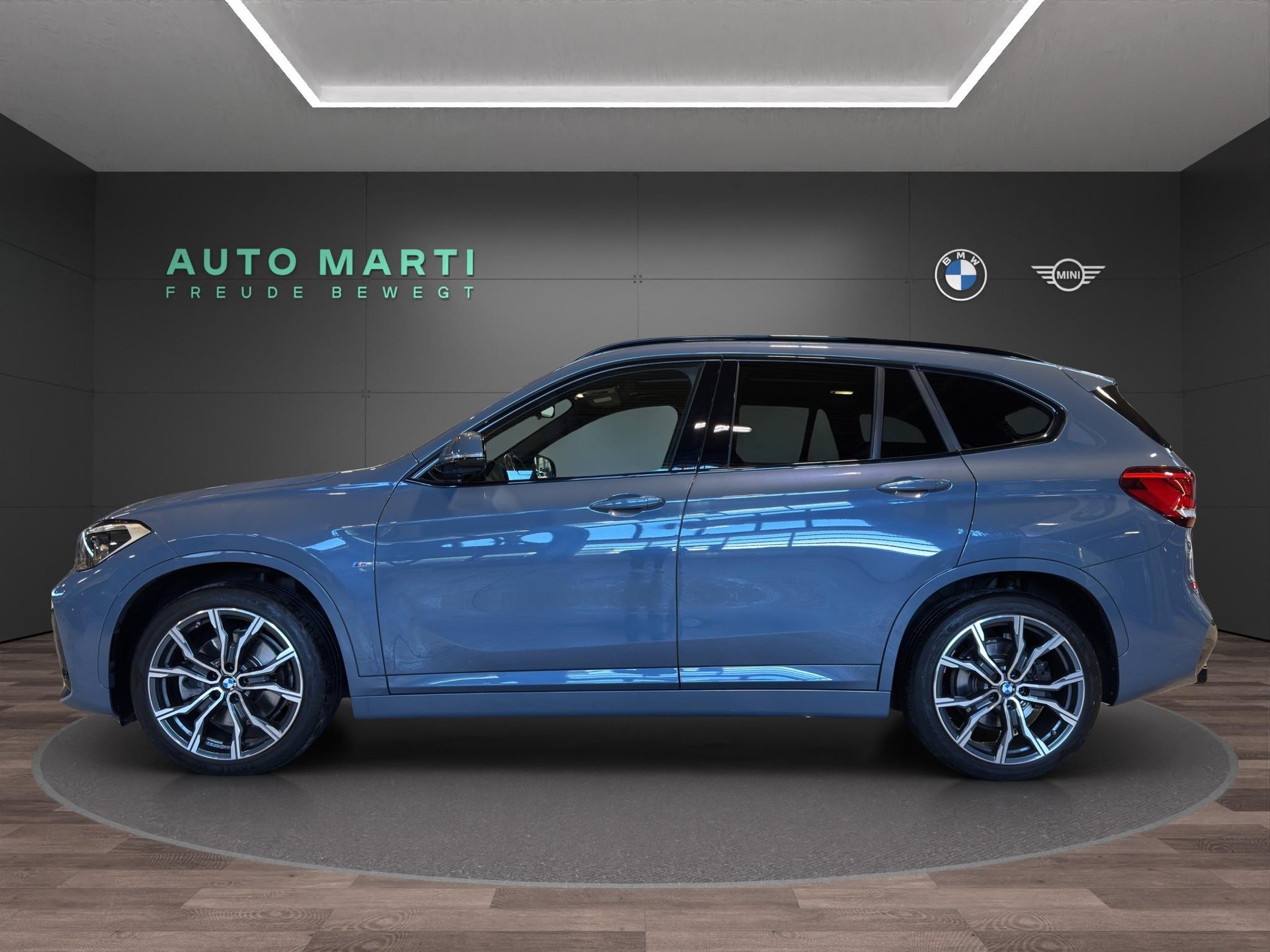 BMW X1 20d xDrive M Sport-showroom-element-1