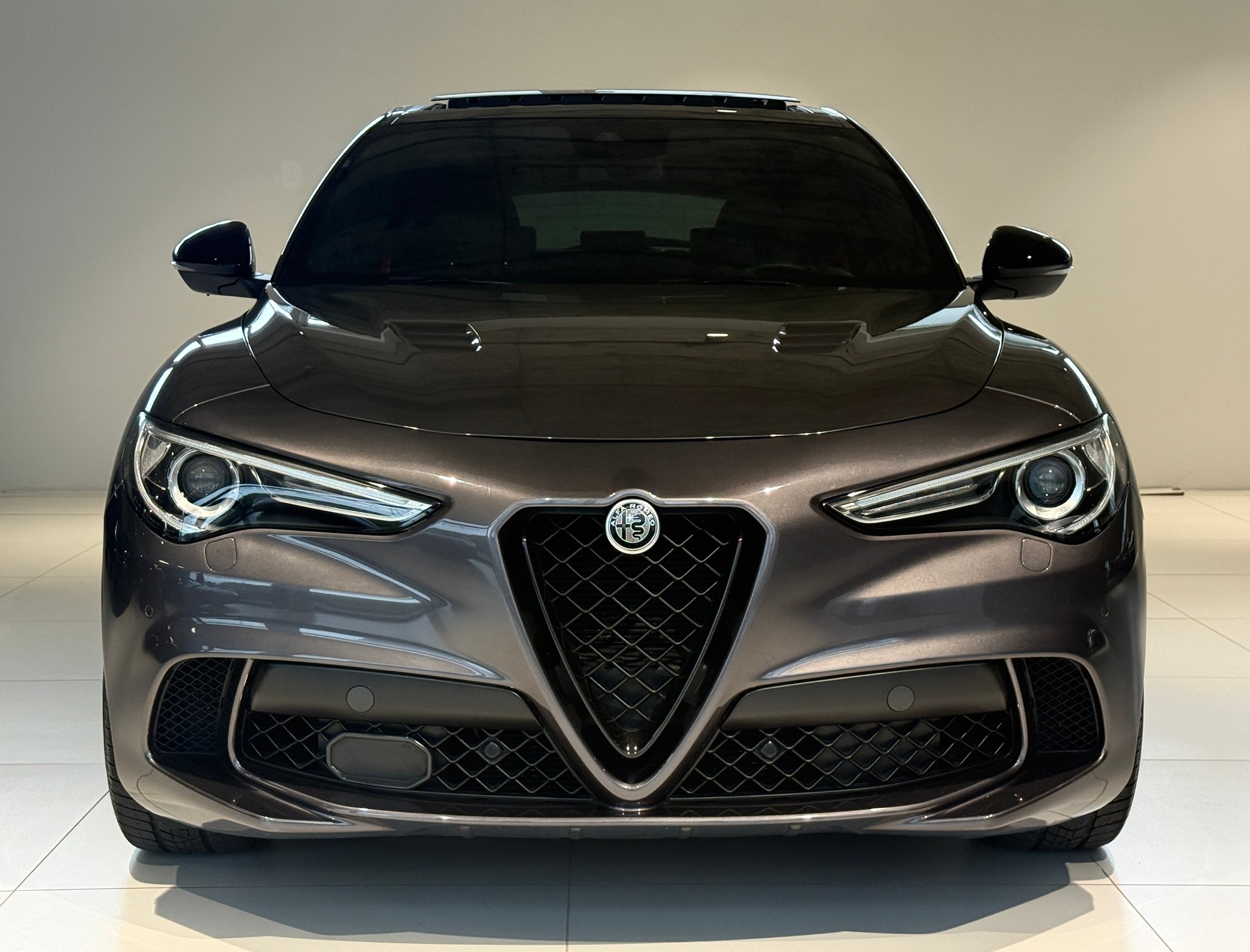 ALFA ROMEO Stelvio 2.9 V6 Quadrifoglio Sky Q4*CH-Fz. Servicekostenlos 10J. / 100'000 Km.*Tieferlegung*Distanzscheiben*Vollaussttatung*-showroom-element-2