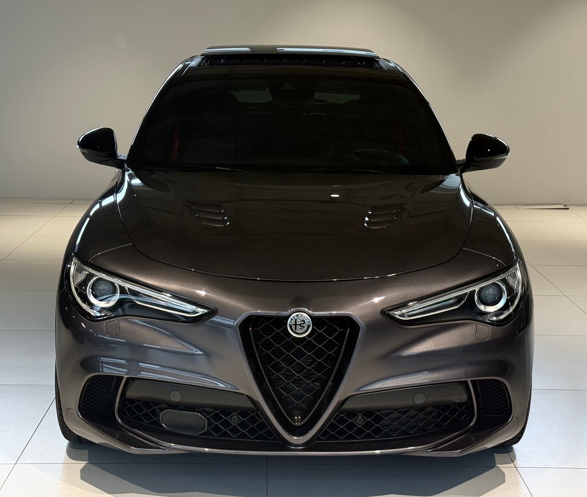 ALFA ROMEO Stelvio 2.9 V6 Quadrifoglio Sky Q4*CH-Fz. Servicekostenlos 10J. / 100'000 Km.*Tieferlegung*Distanzscheiben*Vollausstattung*-image-37