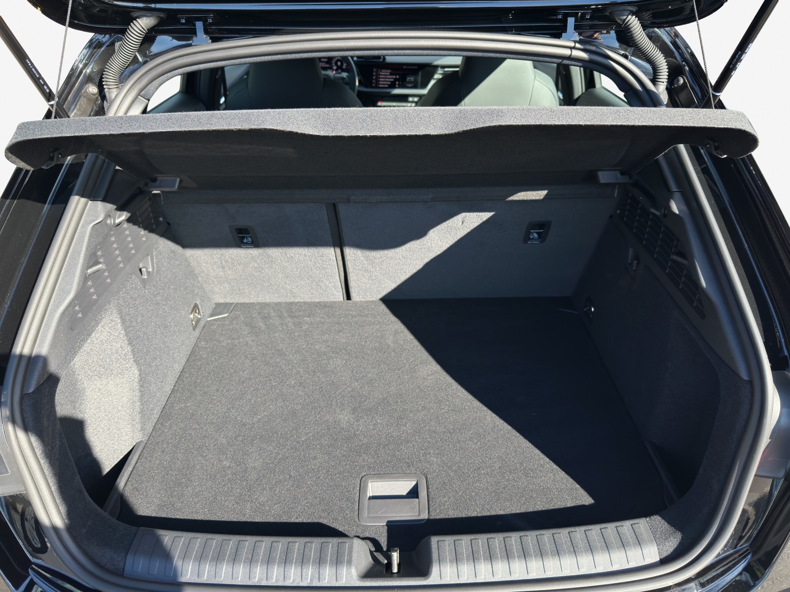 AUDI A3 Sportback 35 TFSI S line S-tronic-image-12