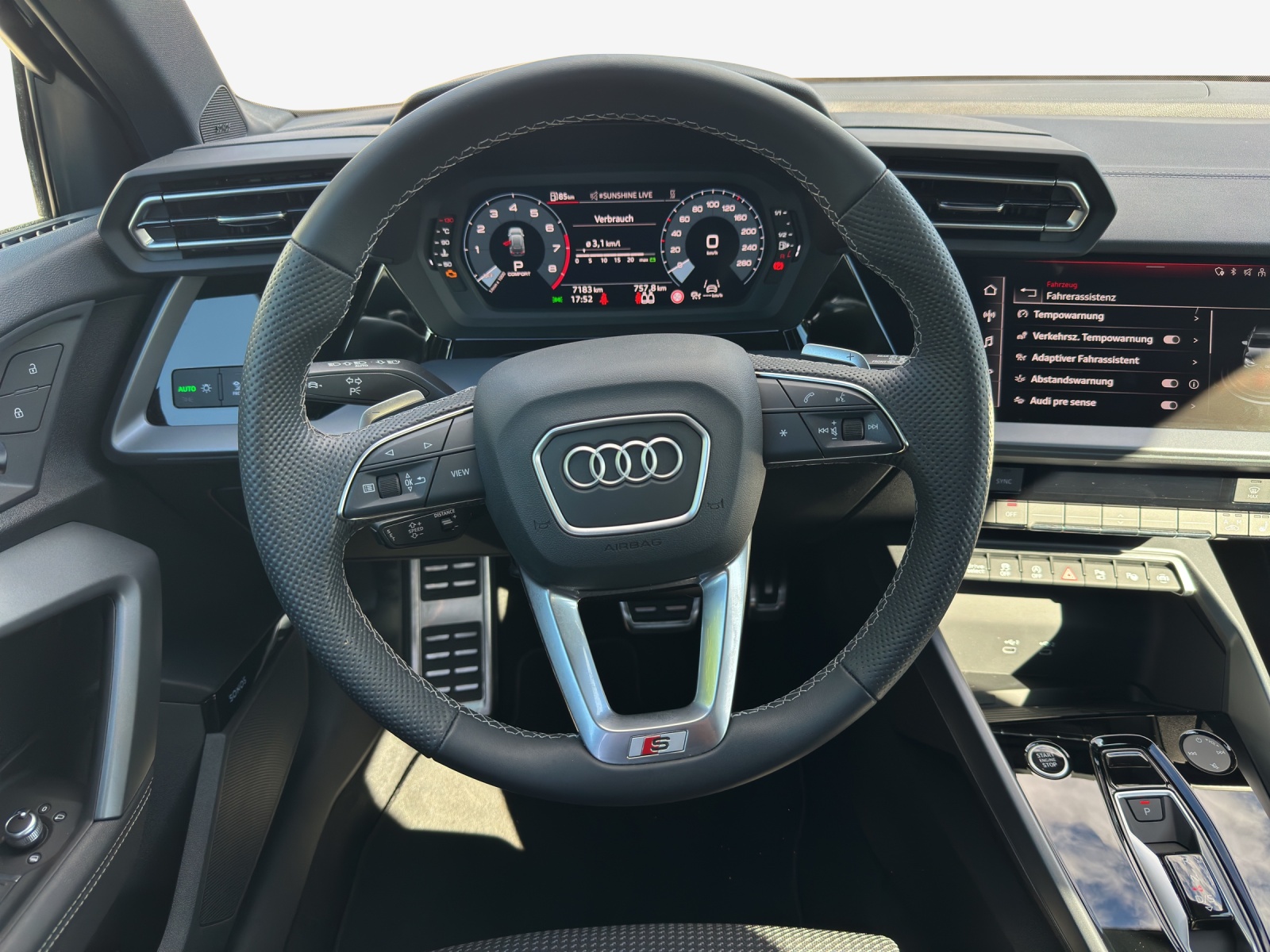 AUDI A3 Sportback 35 TFSI S line S-tronic-image-9