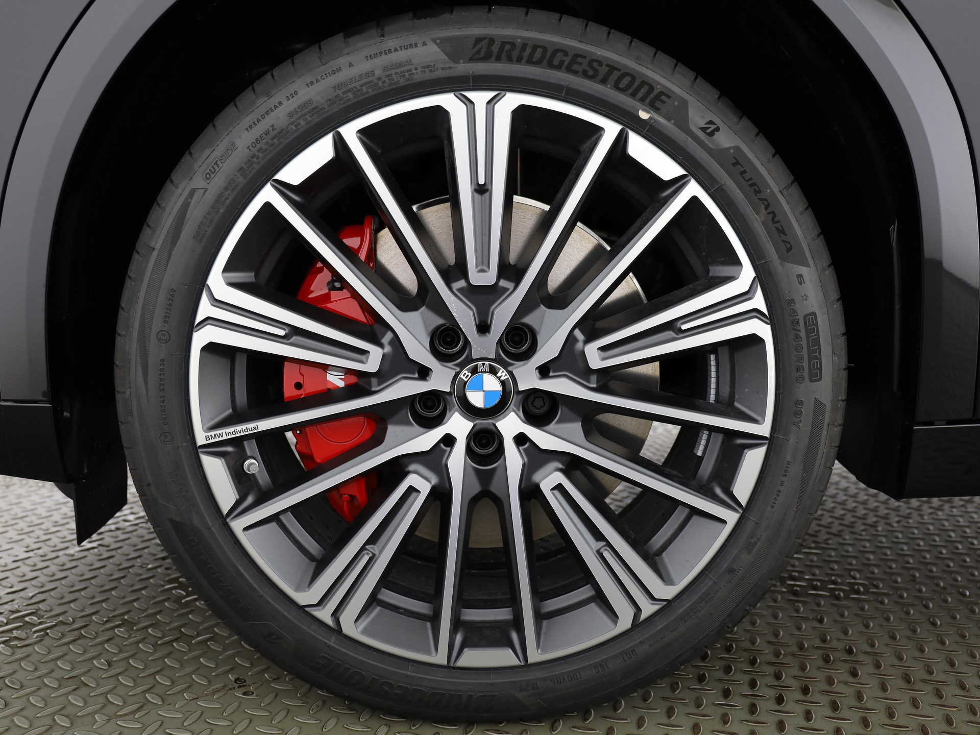 BMW iX2 30 xDrive-image-7