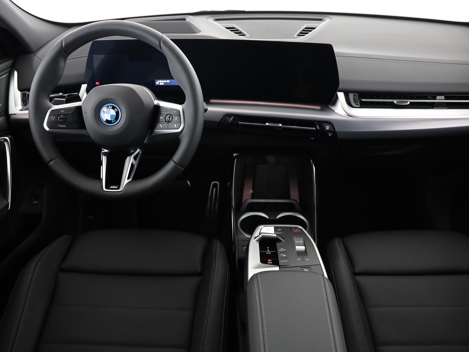 BMW iX2 30 xDrive-image-19
