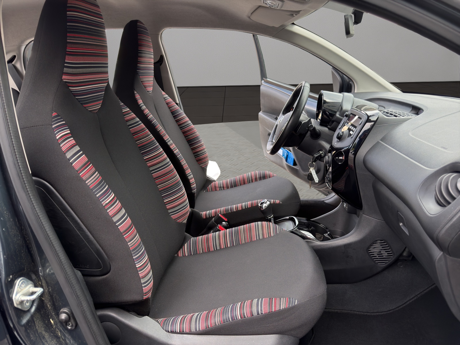 CITROEN C1 1.0 VTi Shine Airscape ETG5-image-16