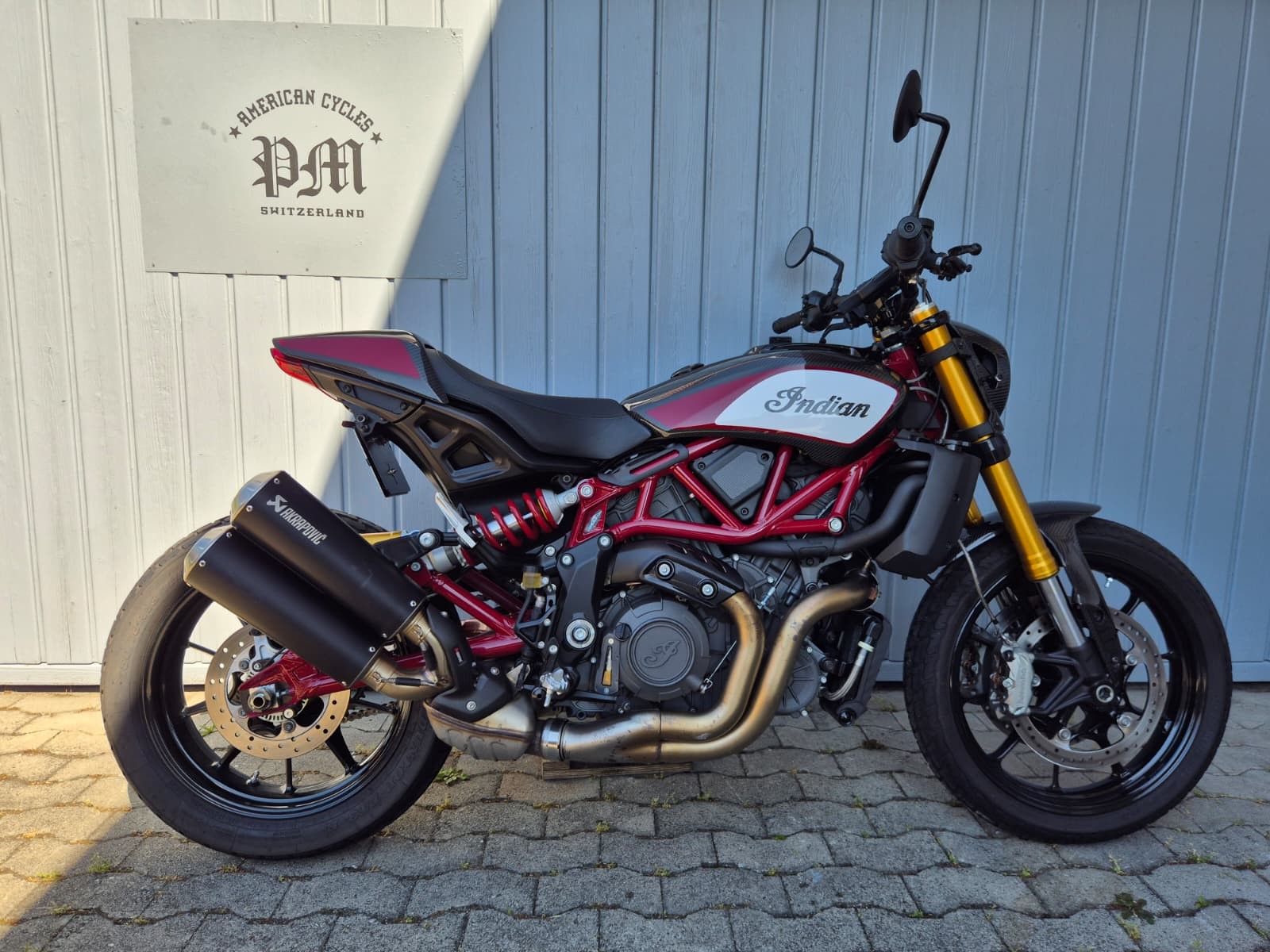 INDIAN 1200S Carbon