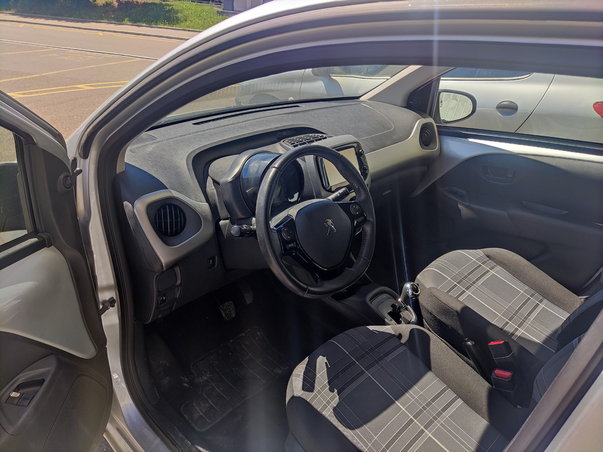 PEUGEOT 108 1.0 VTi Active Top ETG-image-2