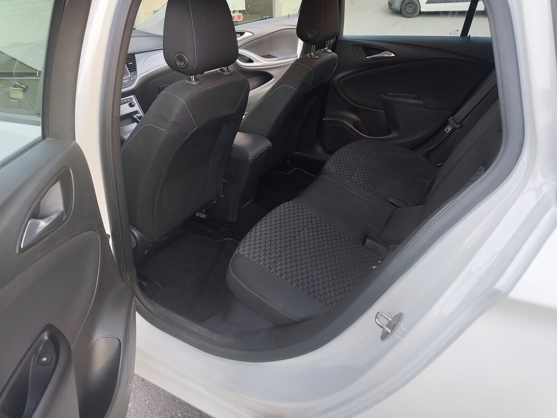 OPEL Astra Sports Tourer 1.5 CDTi Edition-image-5