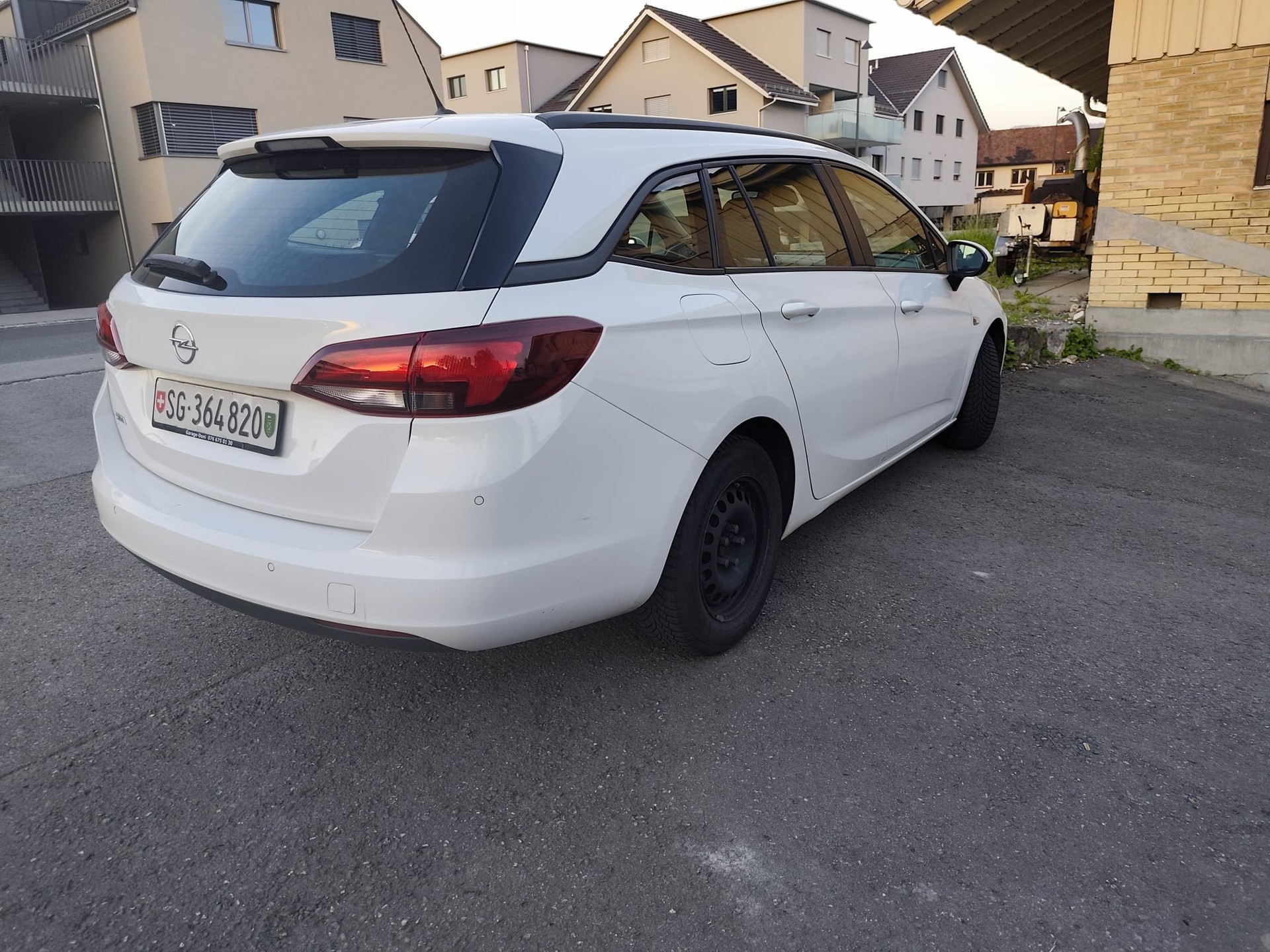 OPEL Astra Sports Tourer 1.5 CDTi Edition-image-2