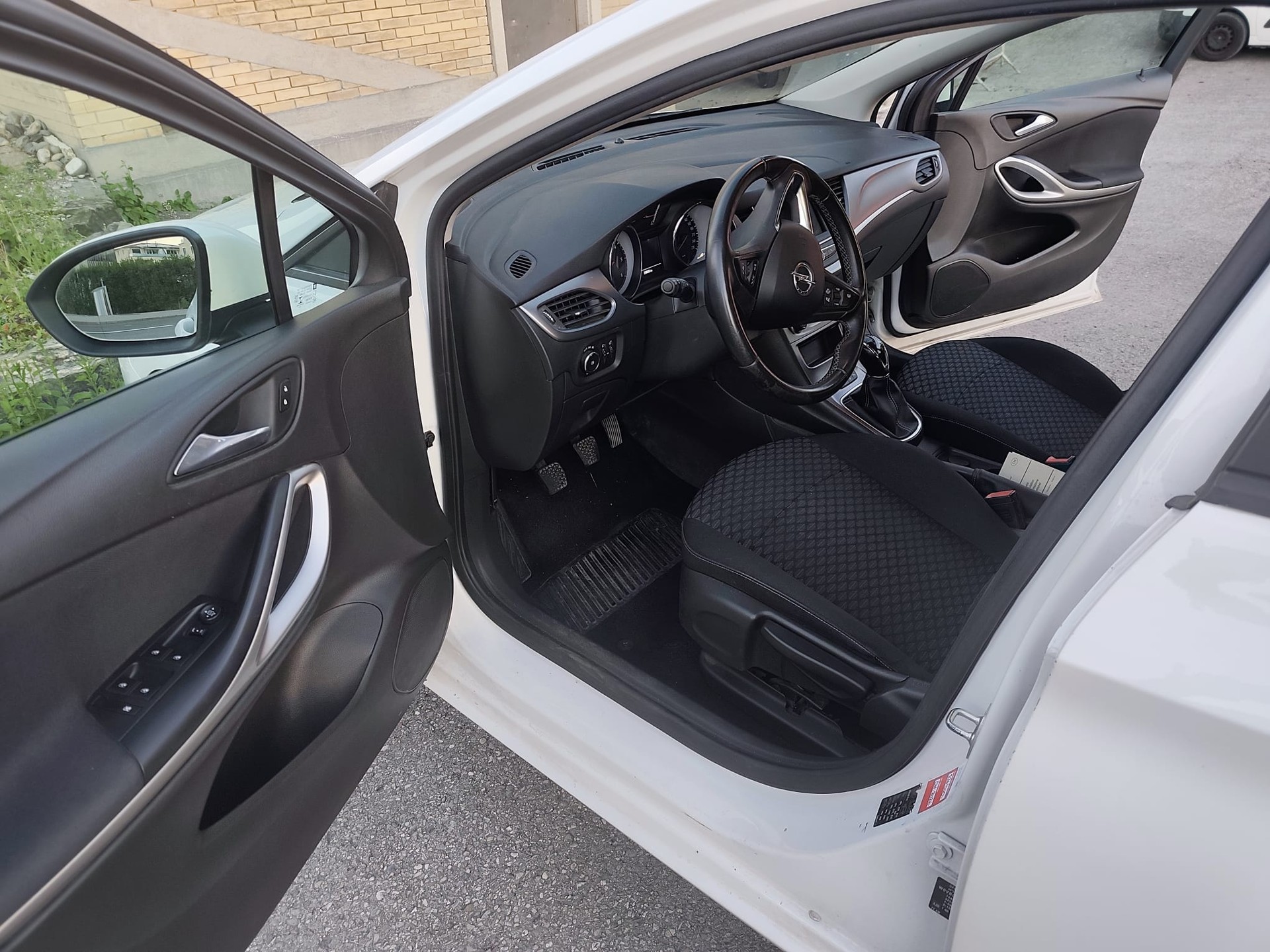 OPEL Astra Sports Tourer 1.5 CDTi Edition-image-4
