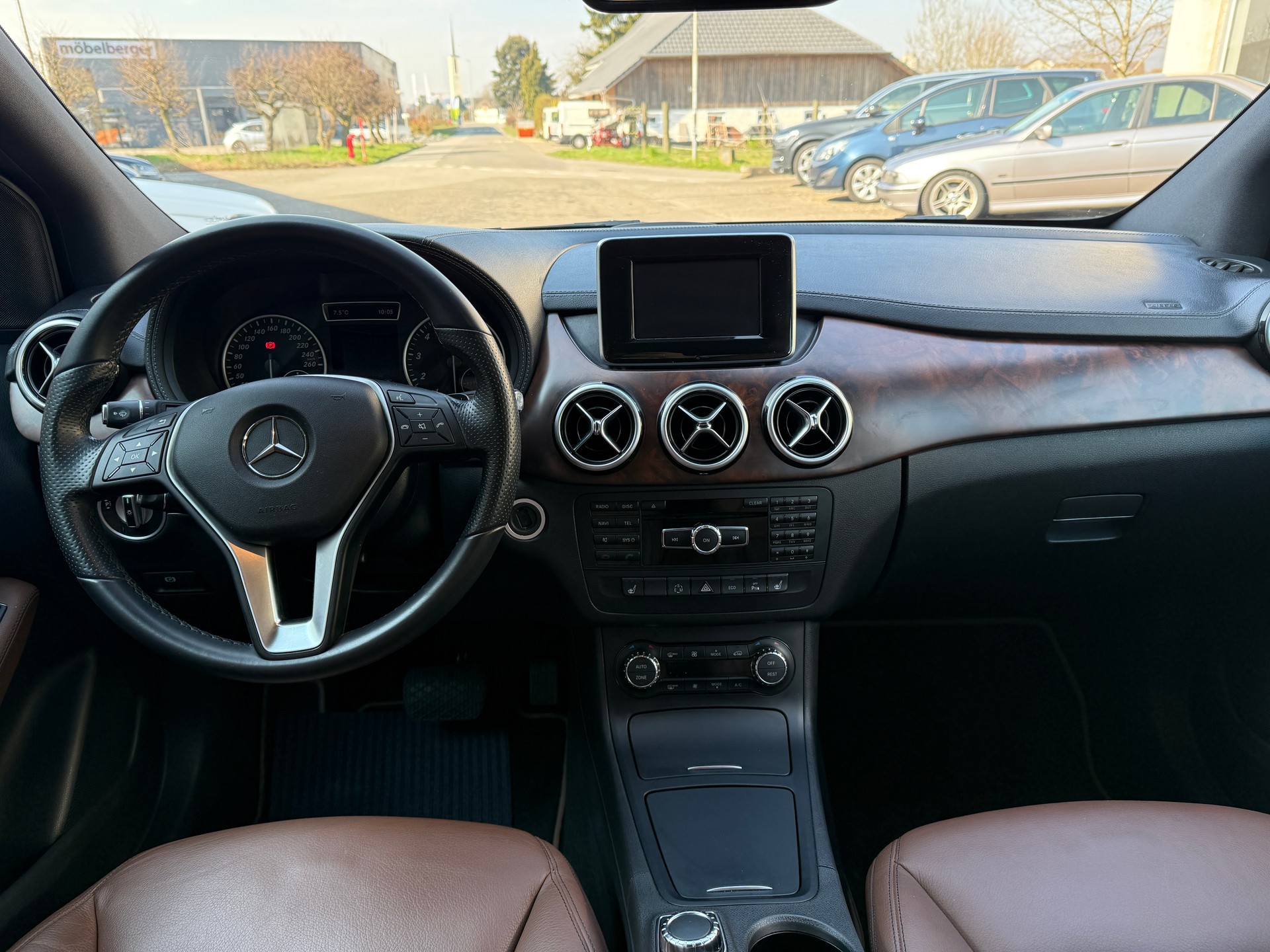 MERCEDES-BENZ B 200 7G-DCT-image-8