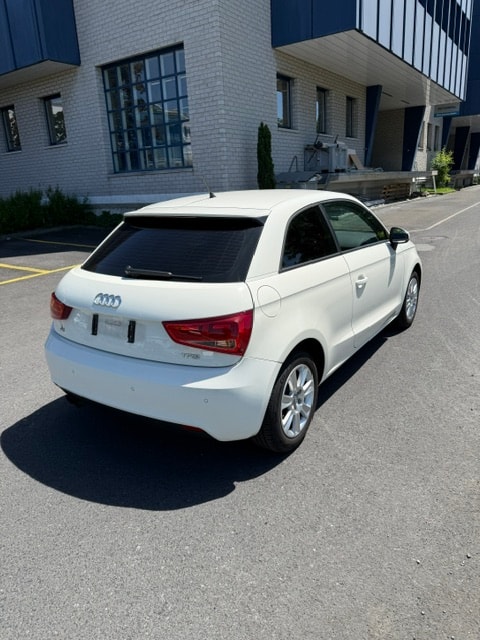 AUDI A1 1.4 TFSI Ambition S-tronic-image-2